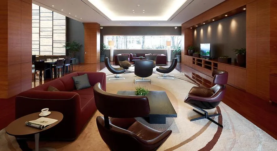 Communal lounge/ TV room in Rolling Hills Hotel