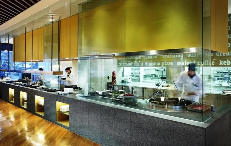 Restaurant/places to eat in Rolling Hills Hotel