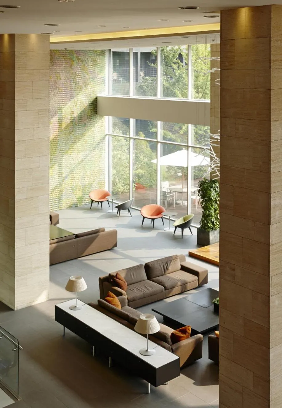 Lobby or reception in Rolling Hills Hotel