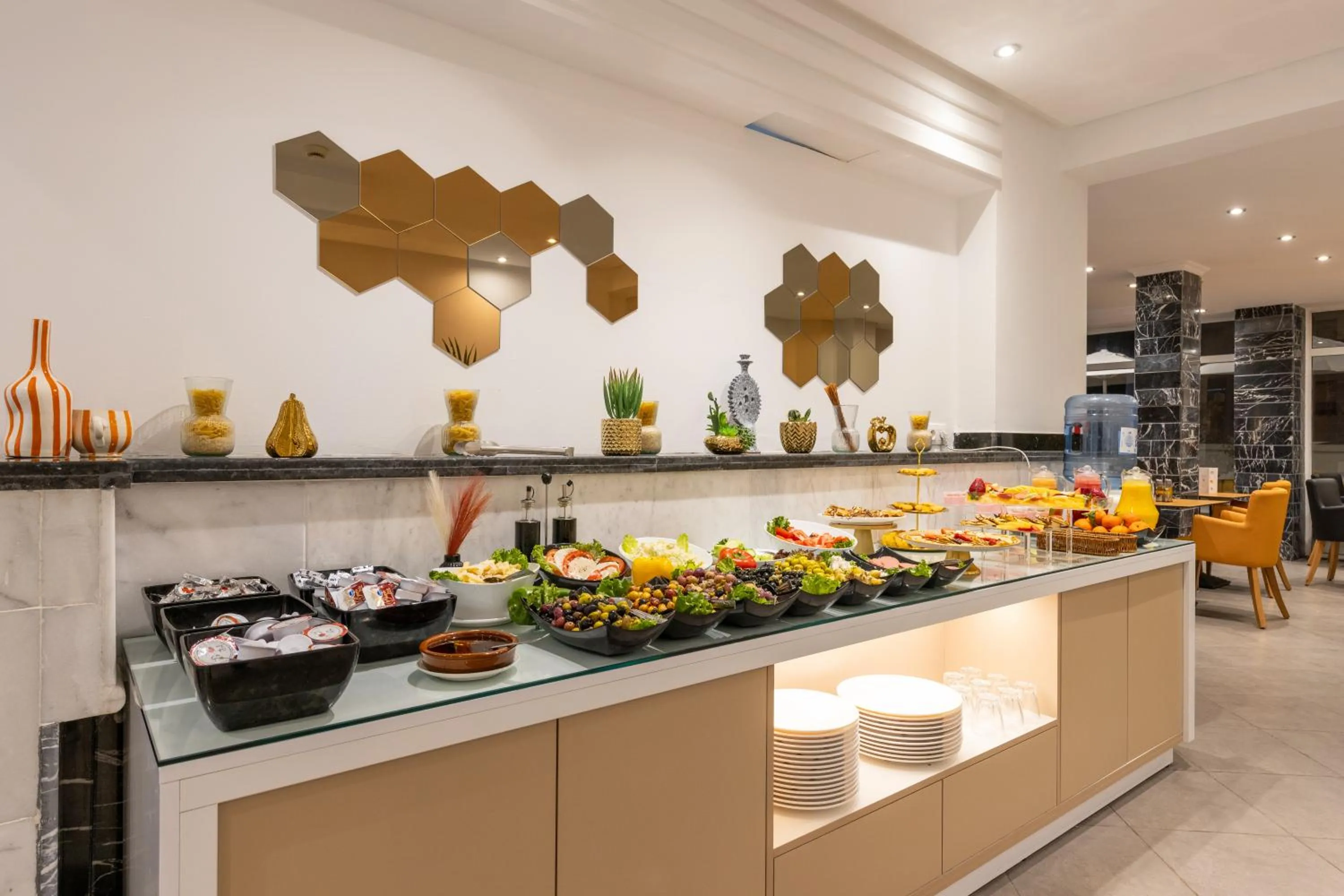 Restaurant/places to eat in Hotel Etoile Du Nord