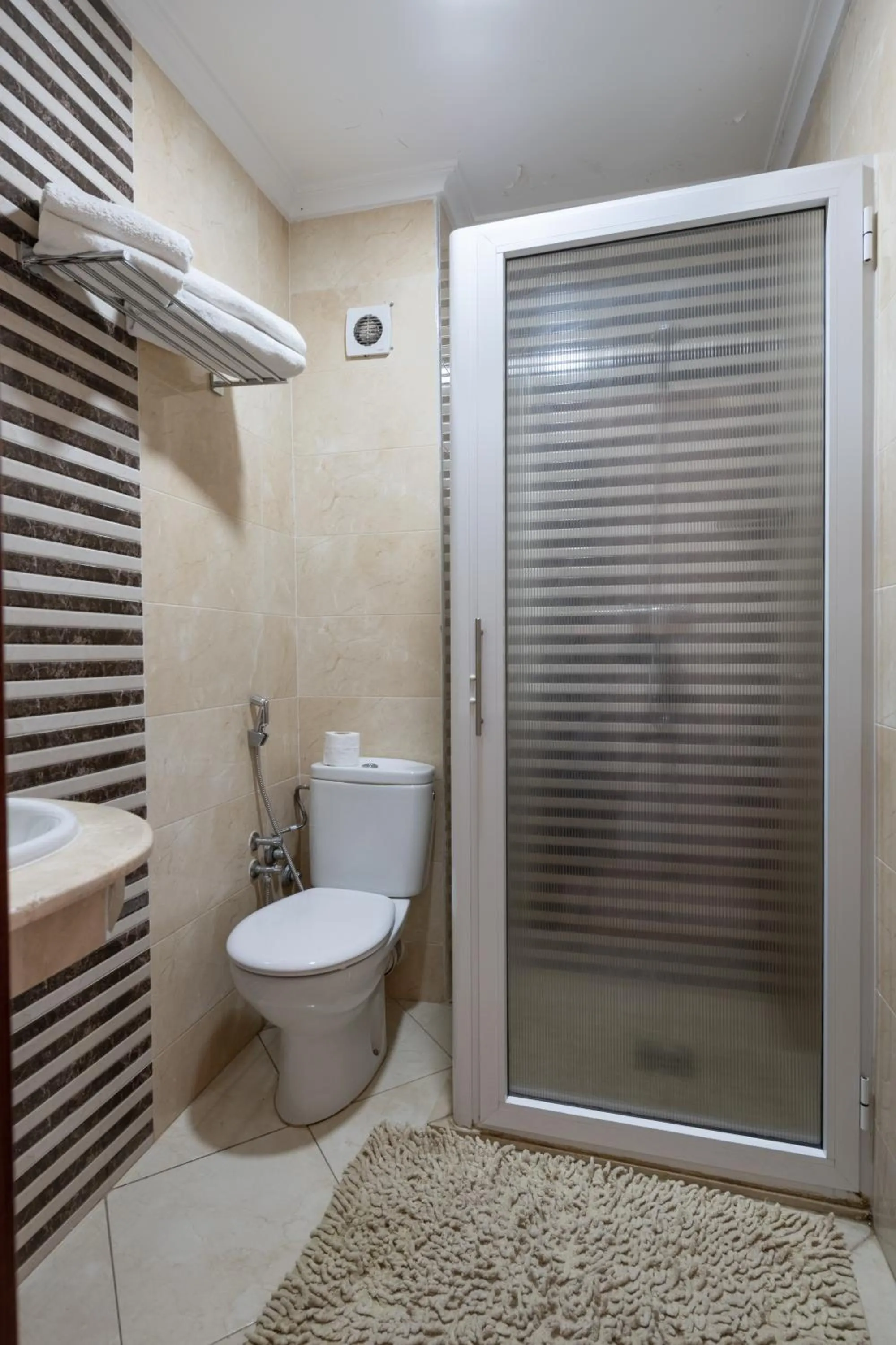 Bathroom in Hotel Etoile Du Nord