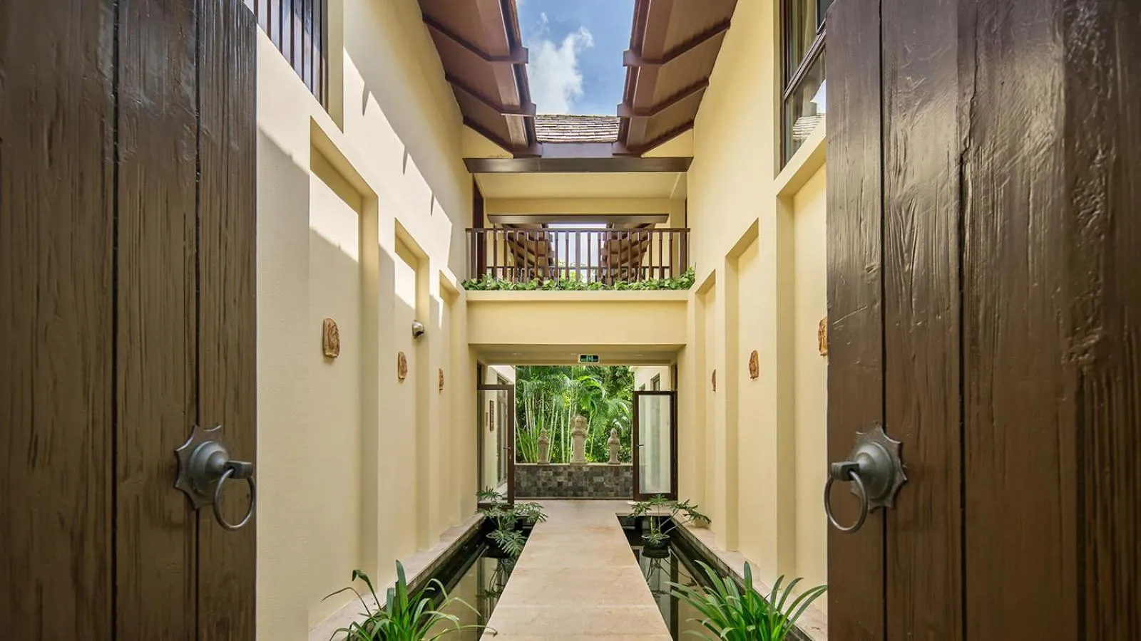 Sanya Yalong Bay Villas & Spa