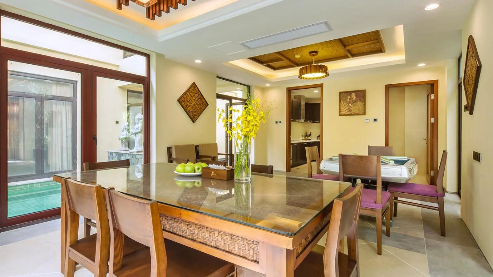 Dining area in Sanya Yalong Bay Villas & Spa