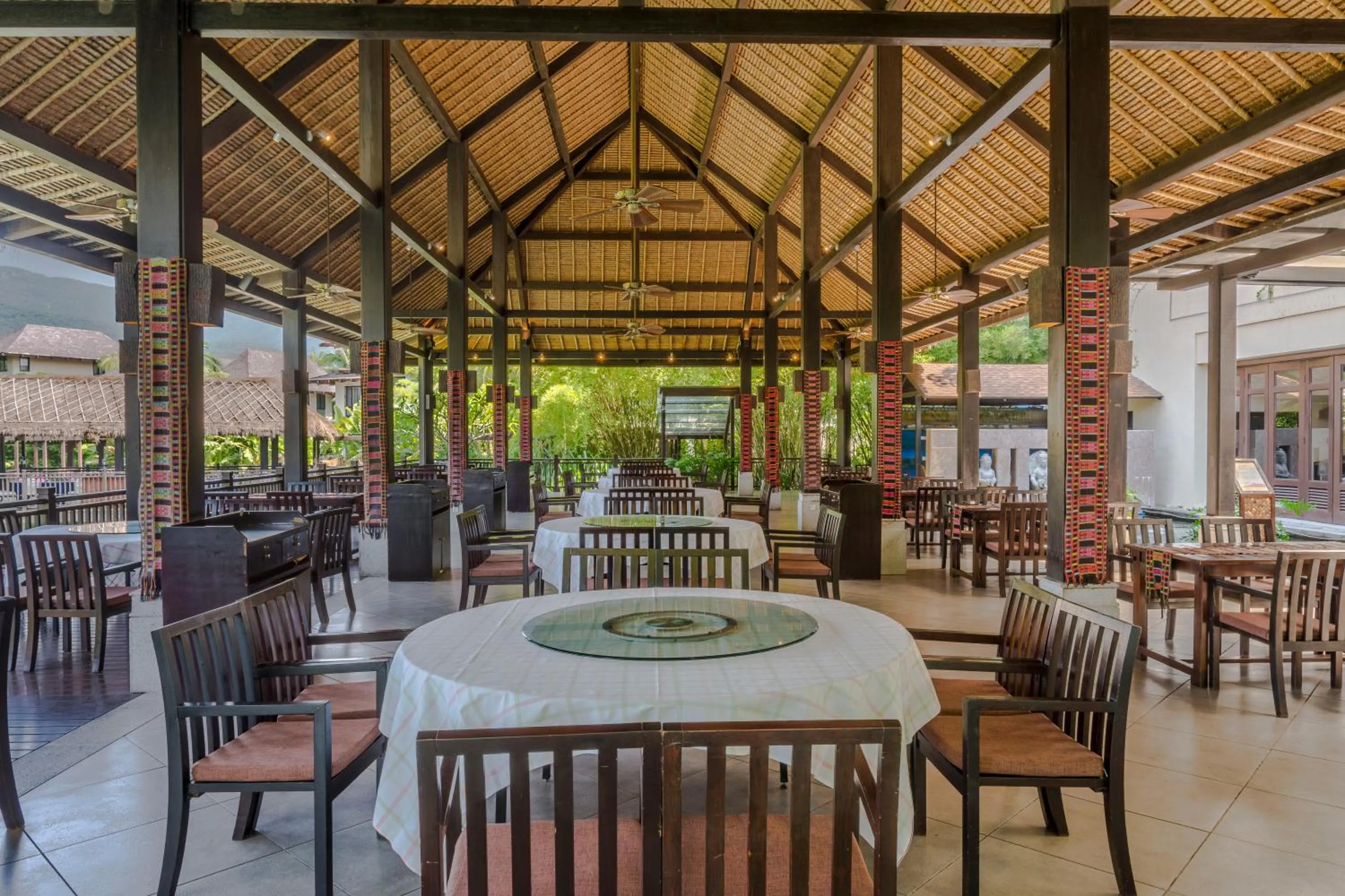 Restaurant/places to eat in Sanya Yalong Bay Villas & Spa