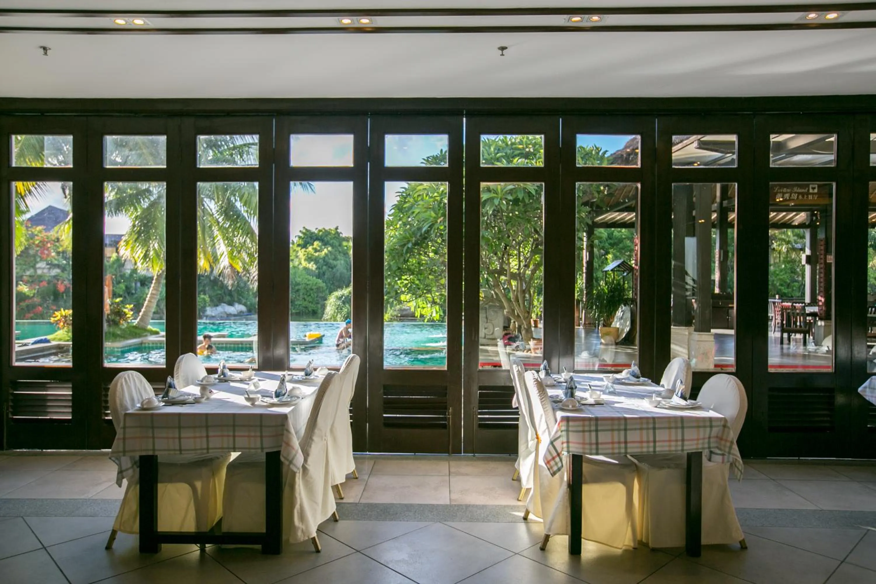 Pool view in Sanya Yalong Bay Villas & Spa