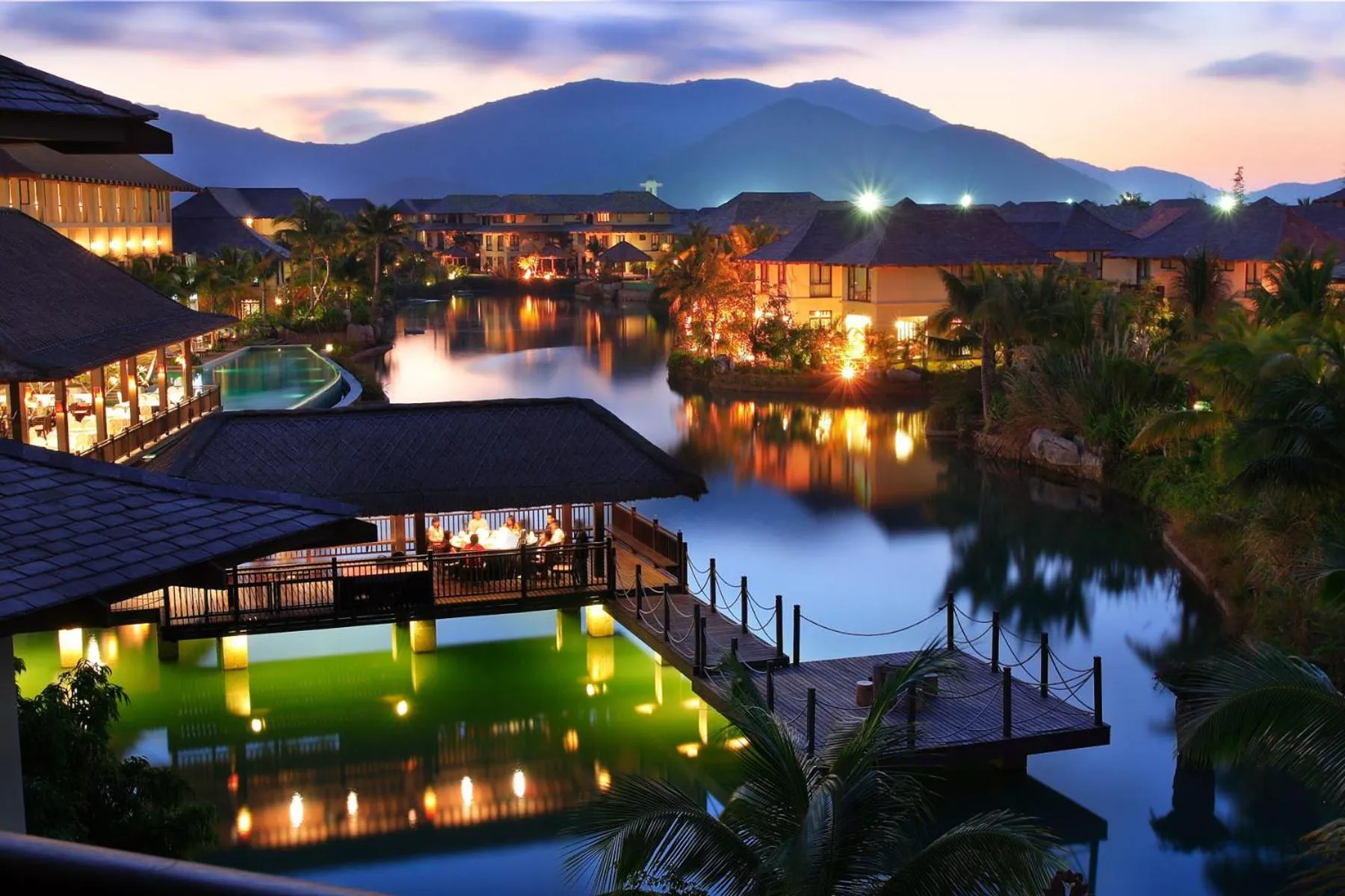 Night in Sanya Yalong Bay Villas & Spa