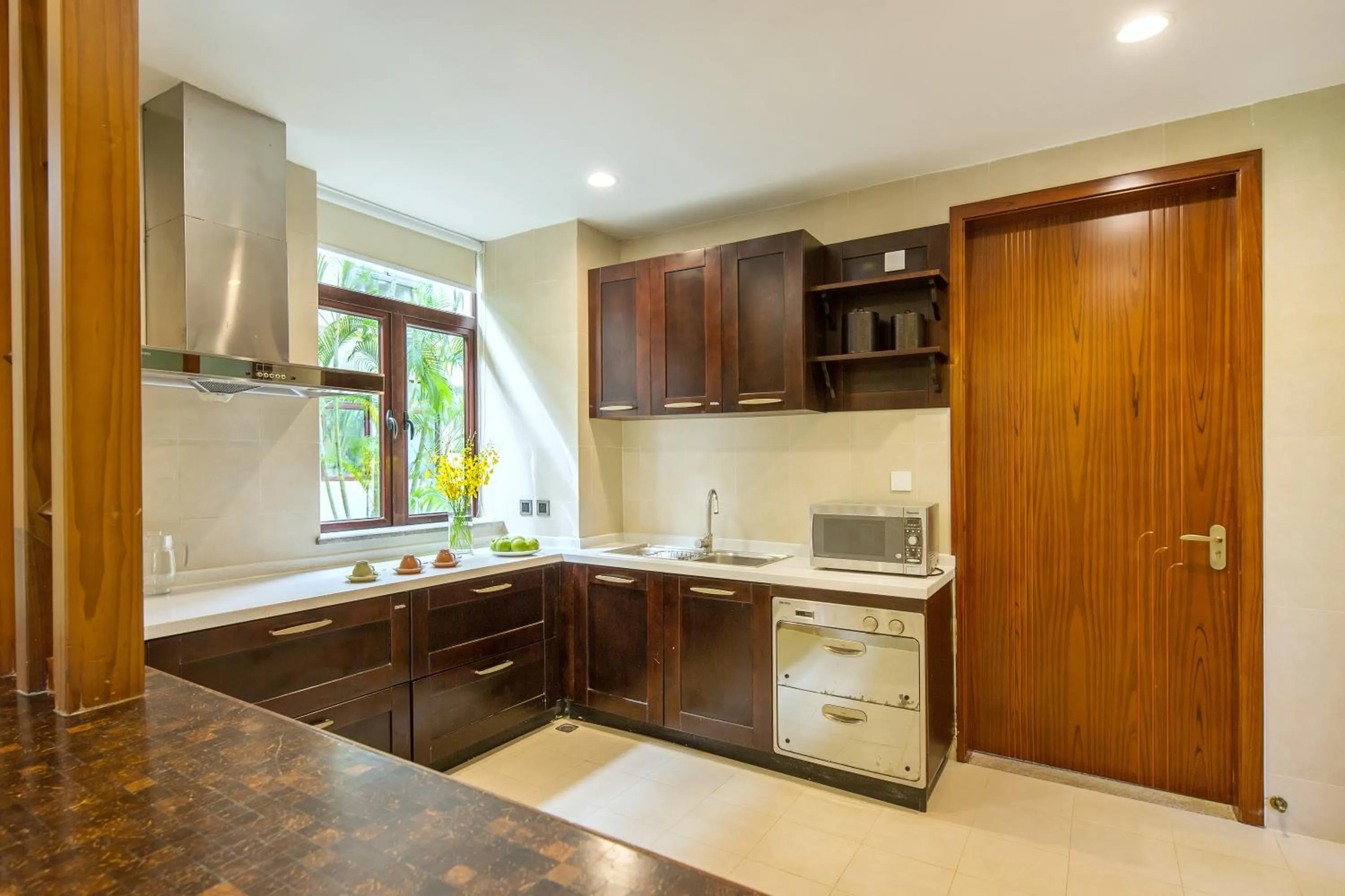 Kitchen or kitchenette in Sanya Yalong Bay Villas & Spa