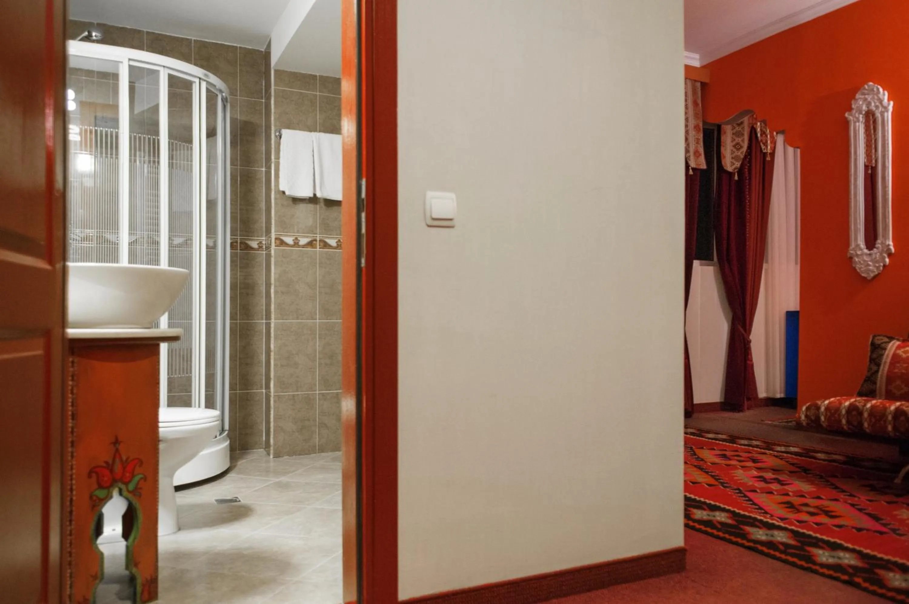 Shower in Prestige Palace - Esquisse Hotel