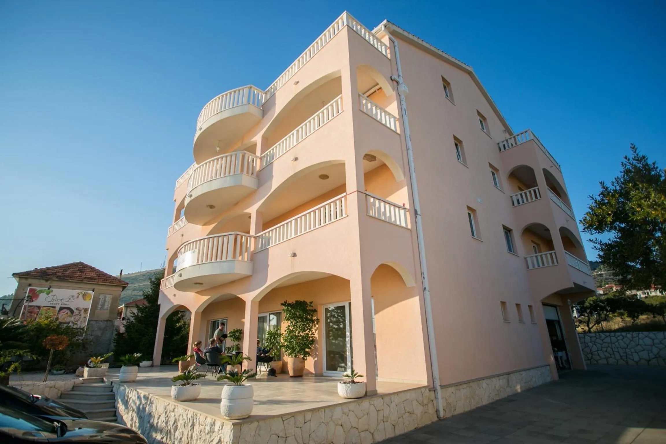 Kaja - right next to the beach