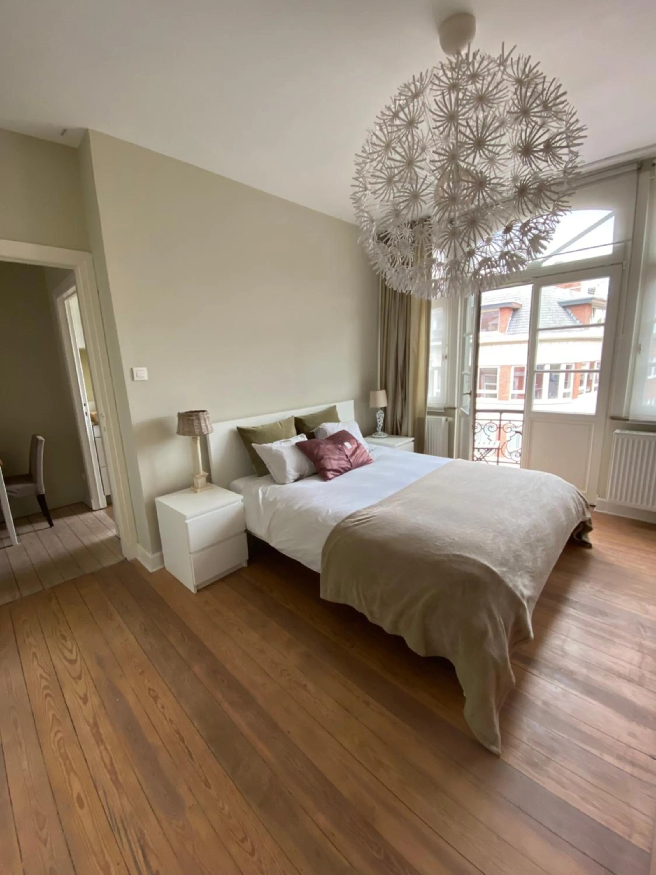 Bed in Hasselt City Garden Duplex