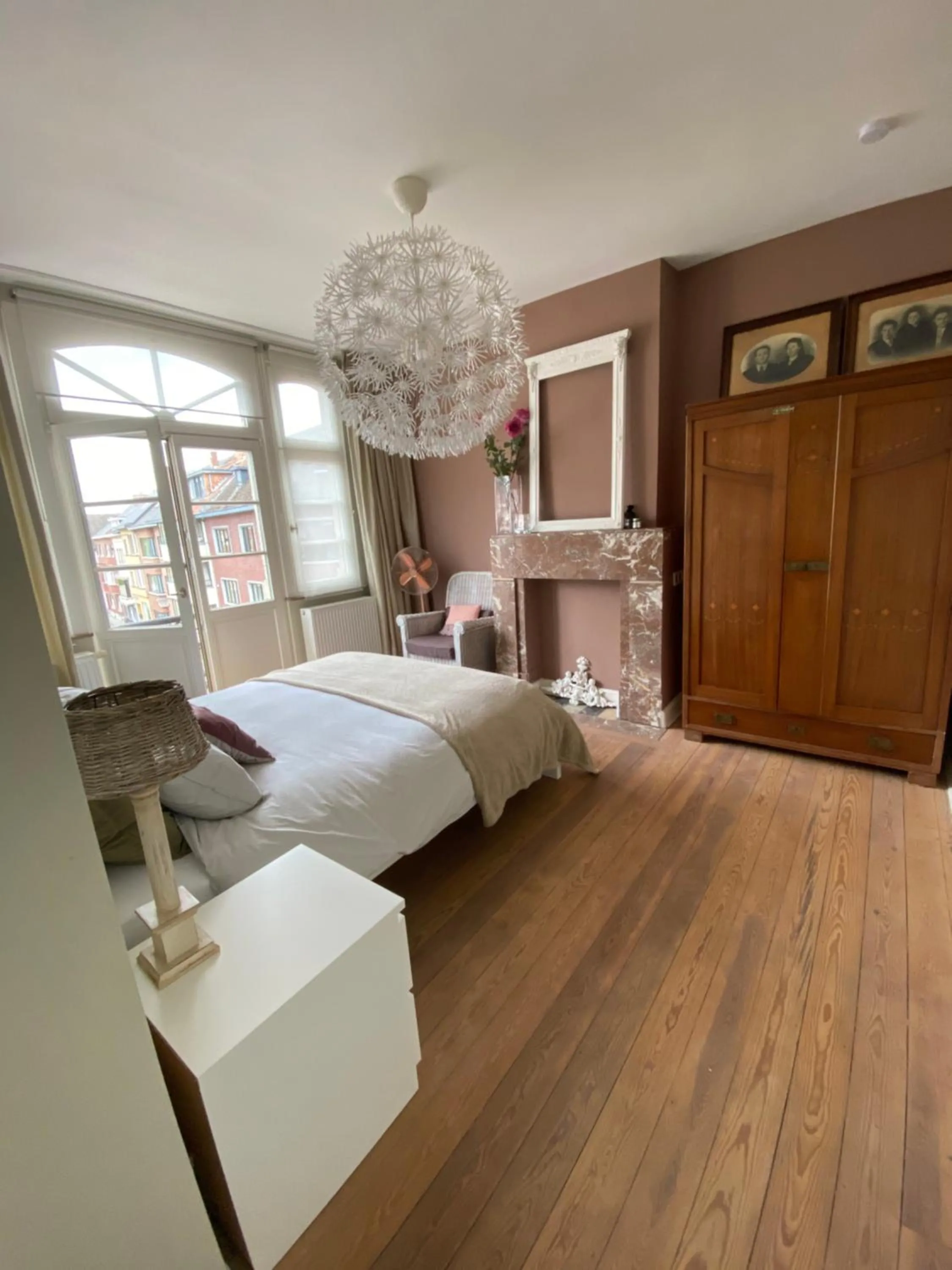 Bed in Hasselt City Garden Duplex