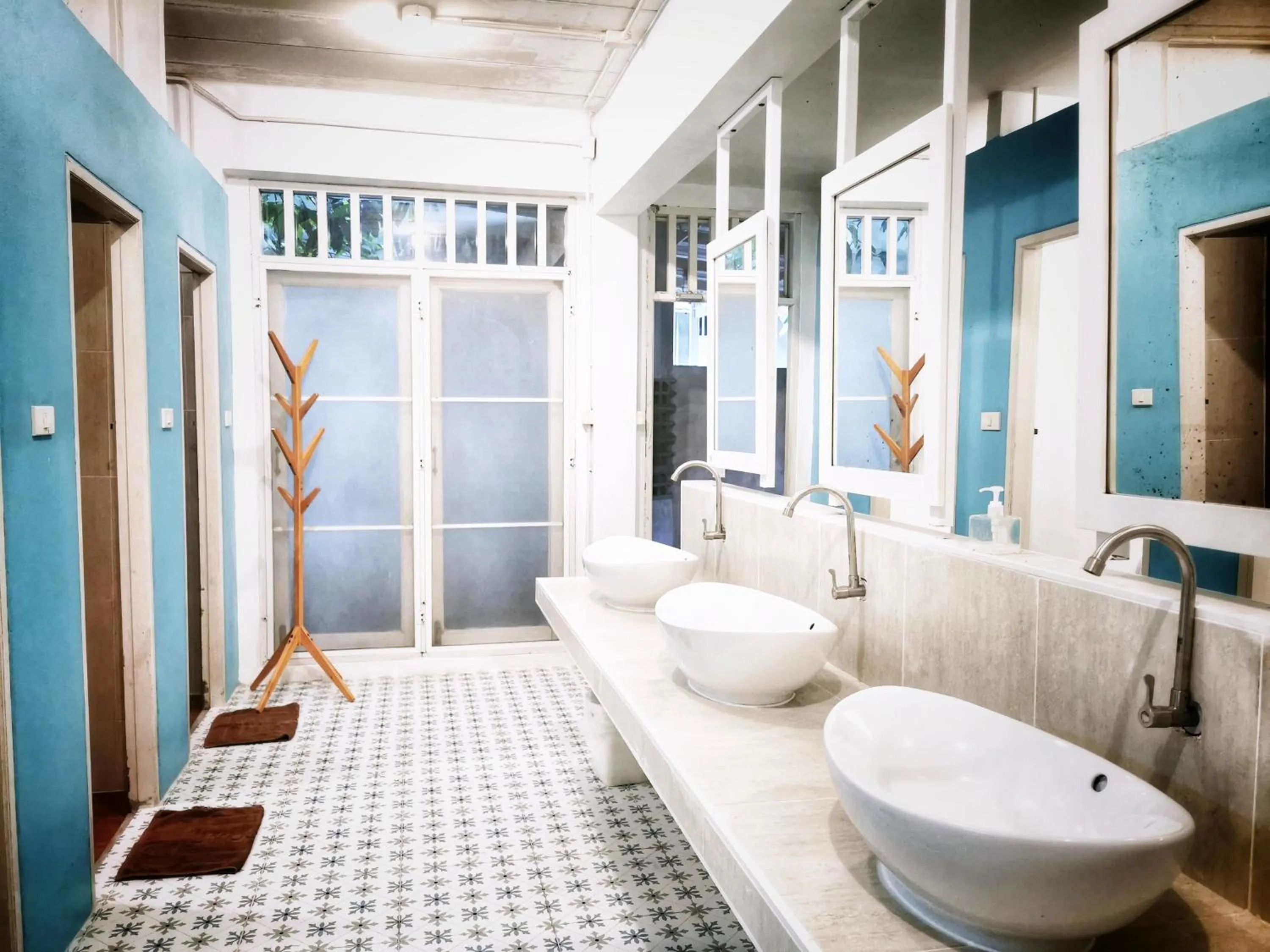 Toilet in Glur Hostel