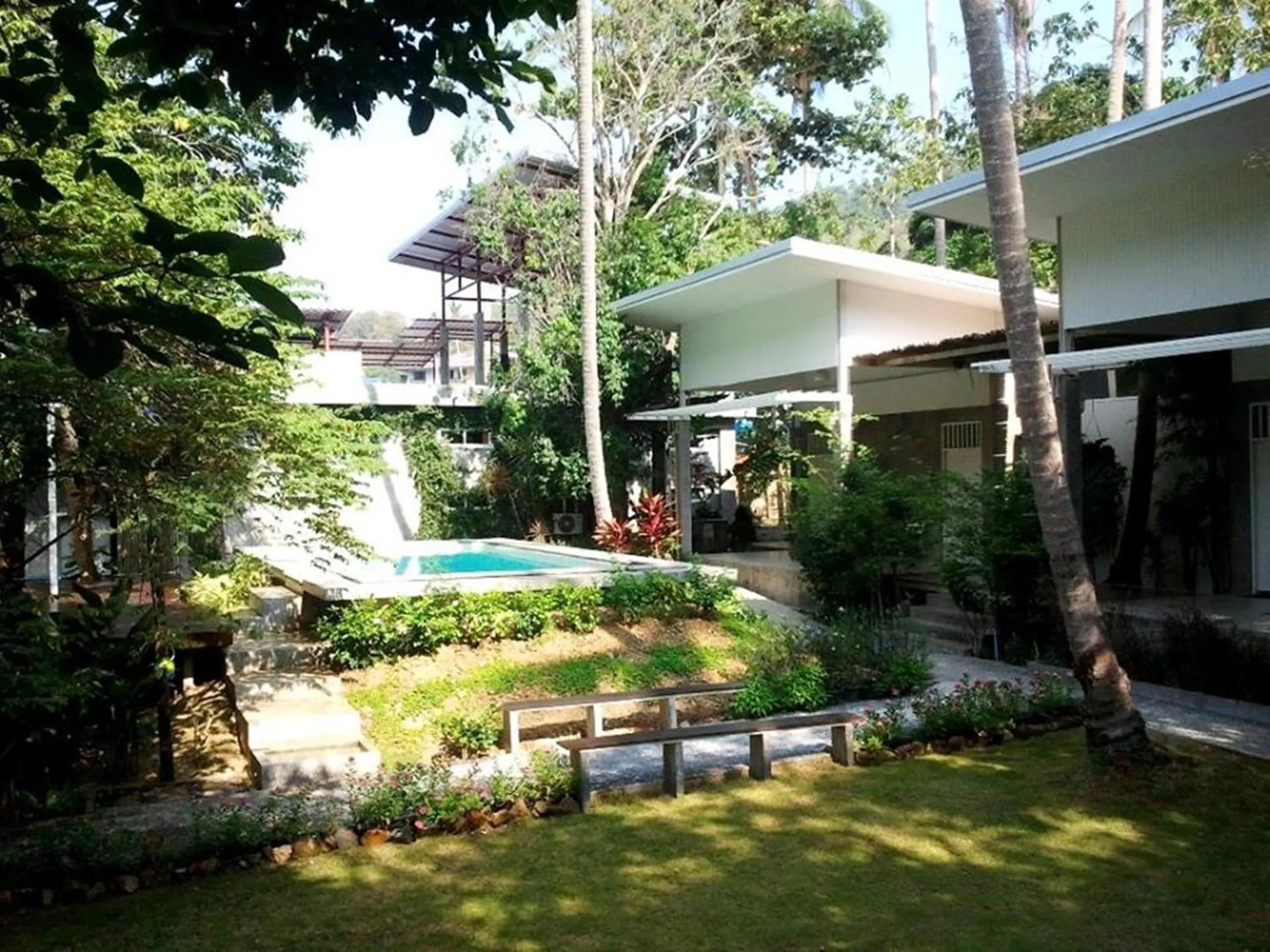 Property building in Glur Hostel