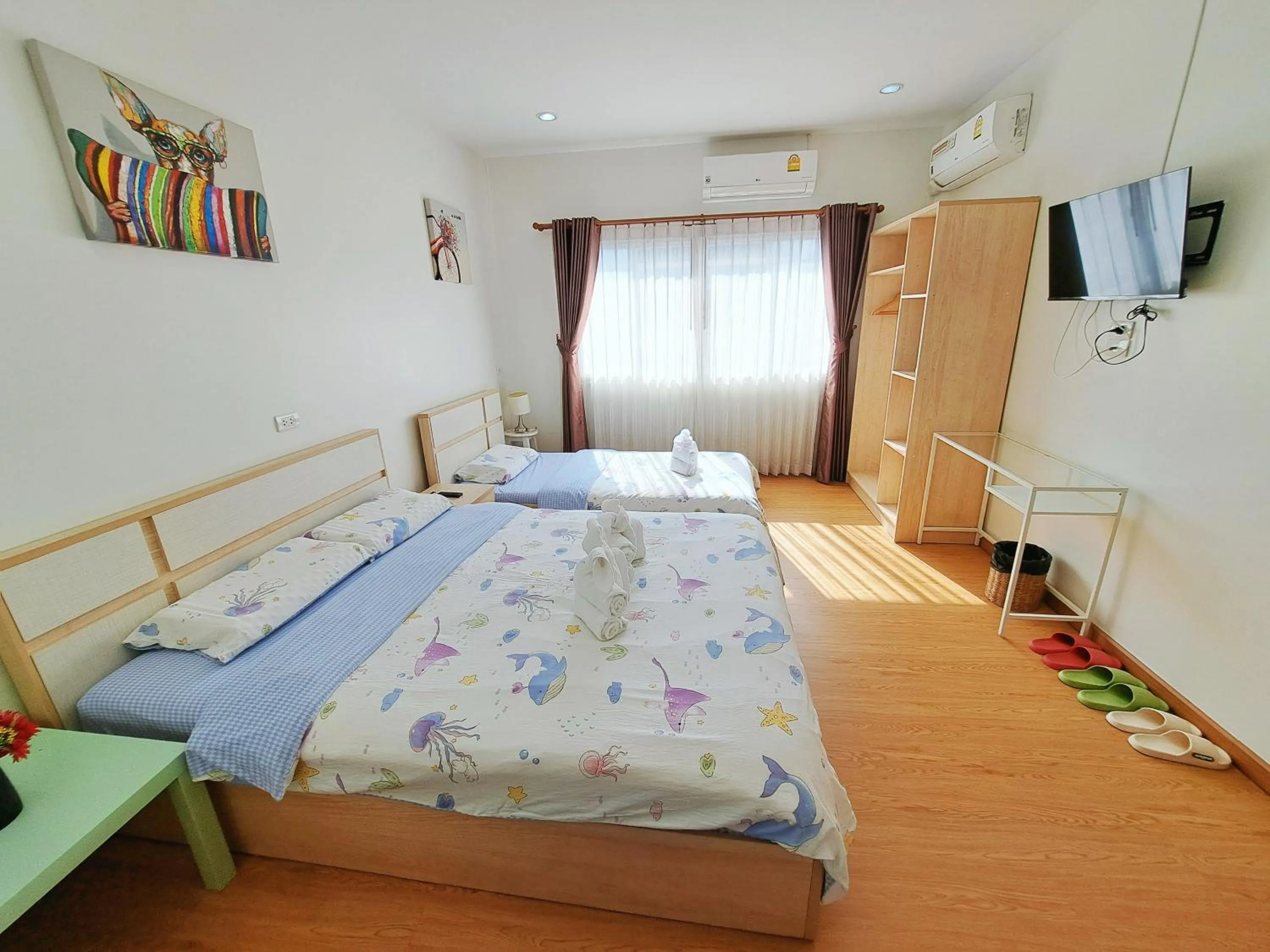 Photo of the whole room, Bed in TD Bangkok