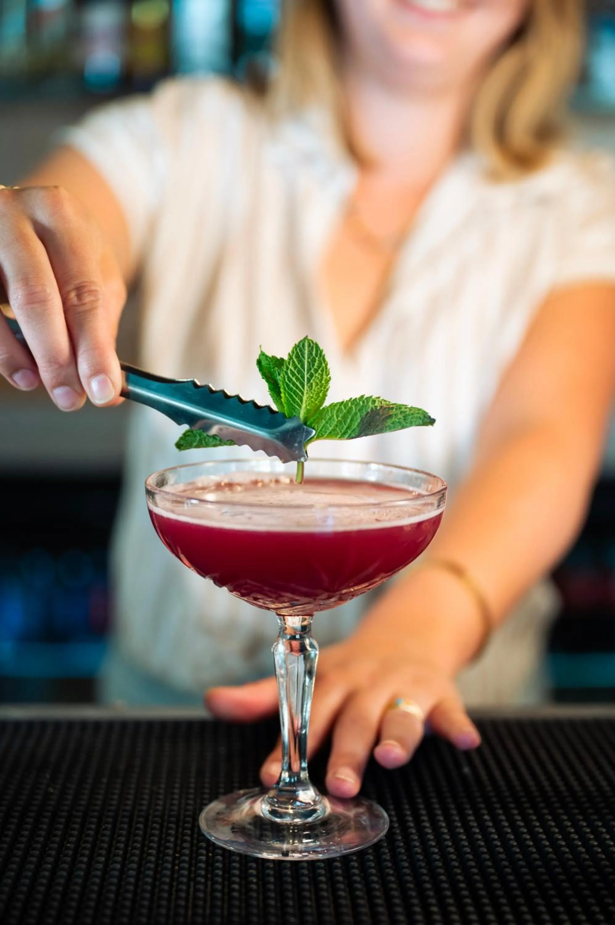 Lounge or bar in Hôtel du Midi Plage