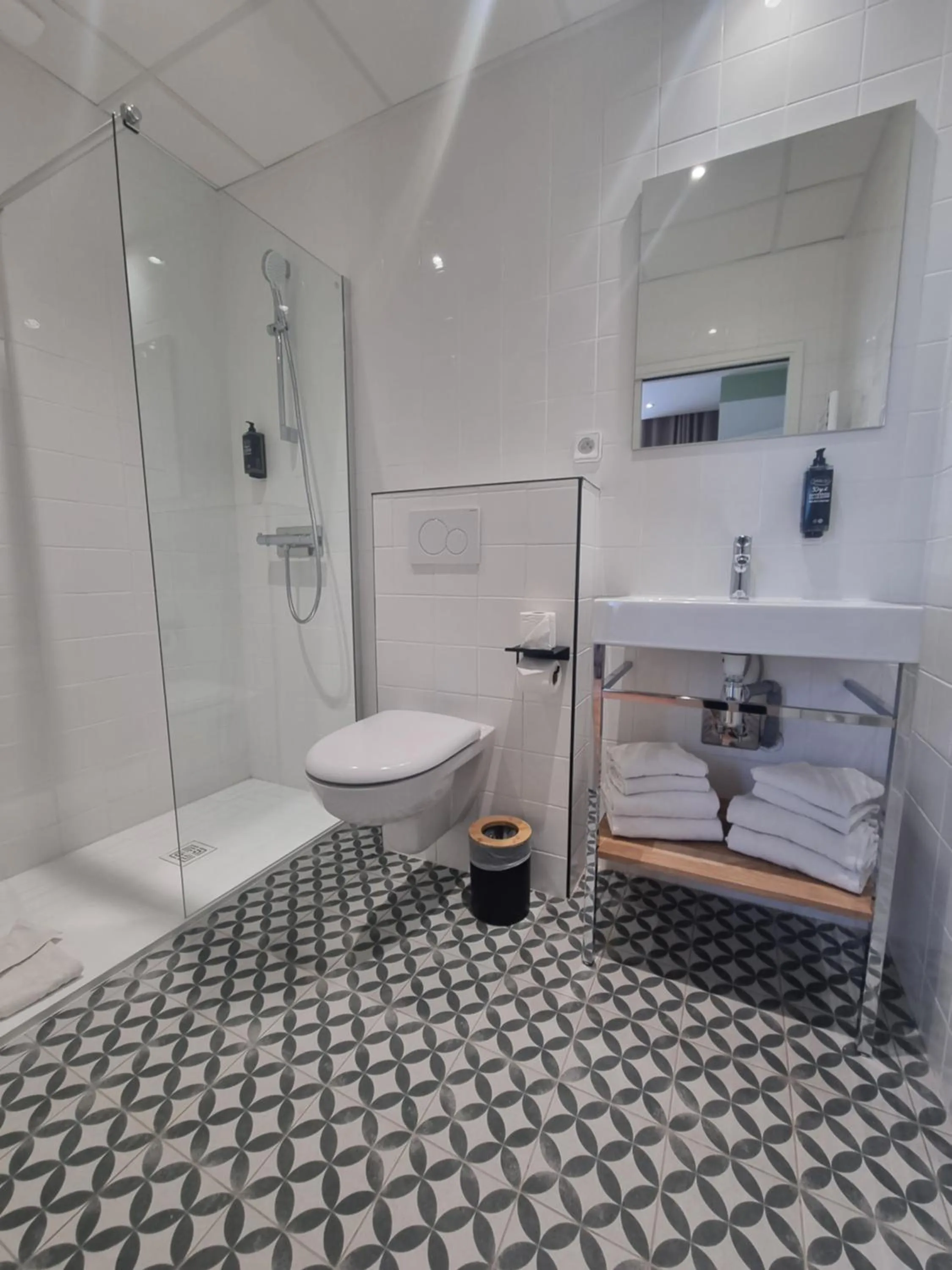 Bathroom in Hôtel du Midi Plage