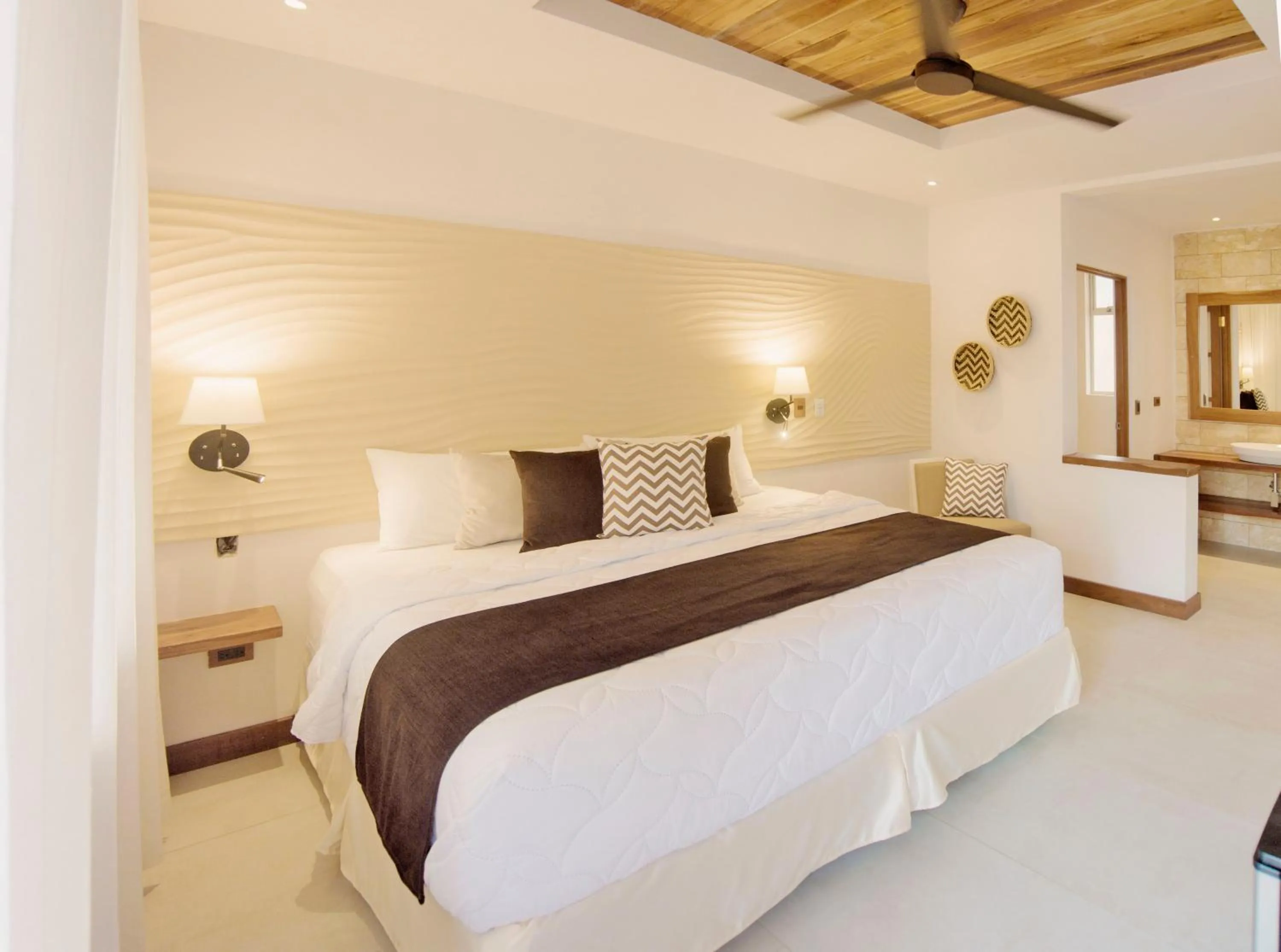 Bedroom, Bed in Umami Hotel - Adults Only