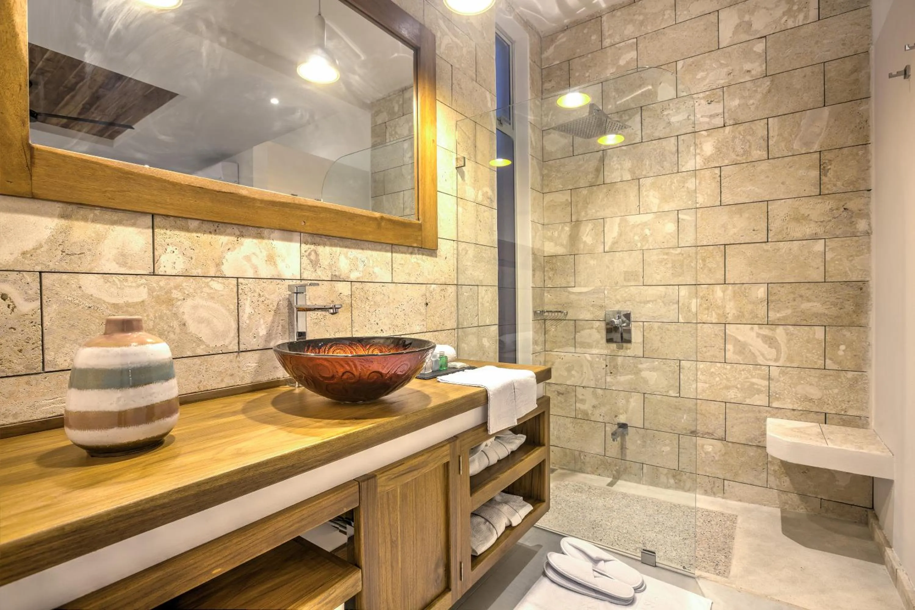 Shower in Umami Hotel - Adults Only