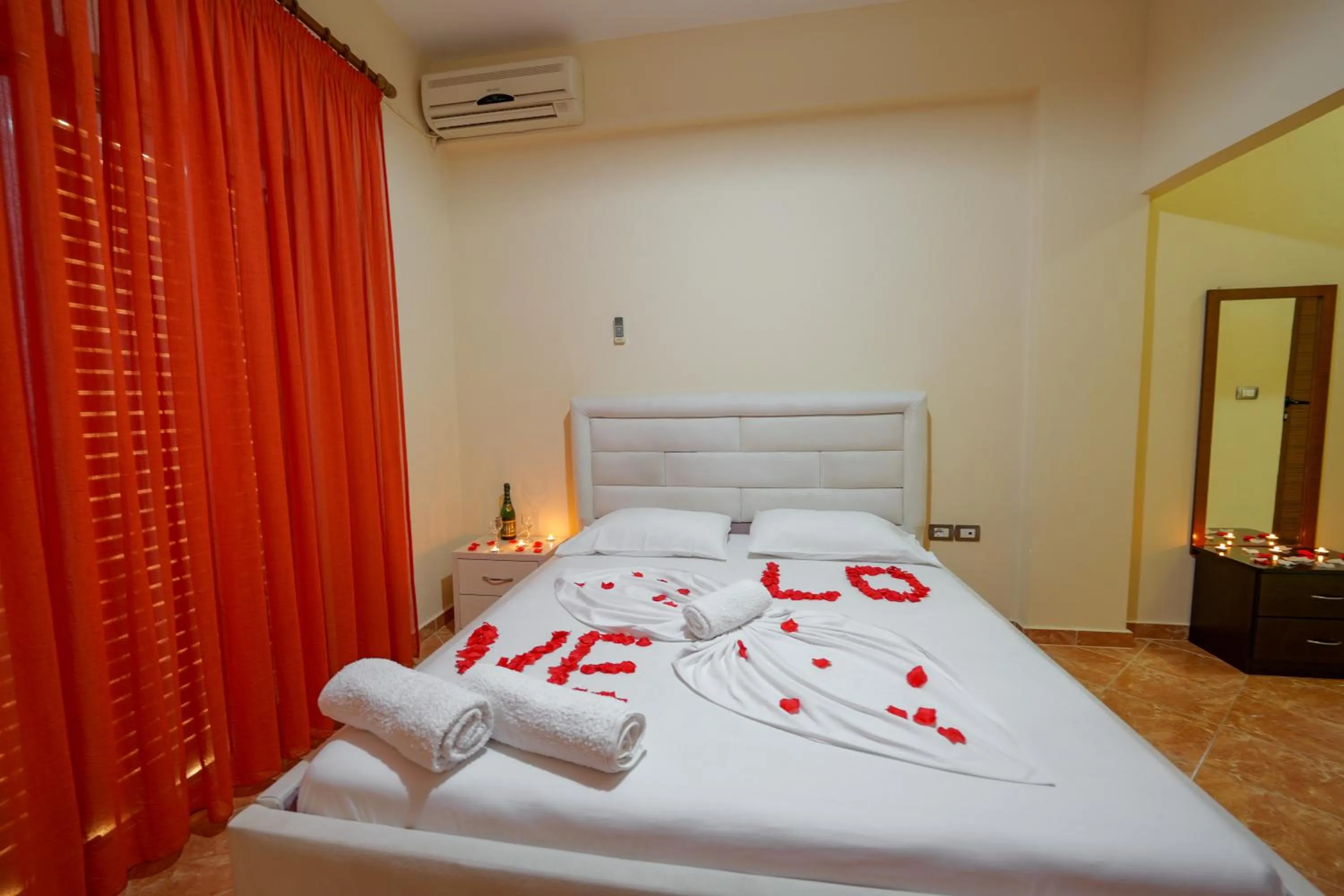 Bed in Unico ApartHotel