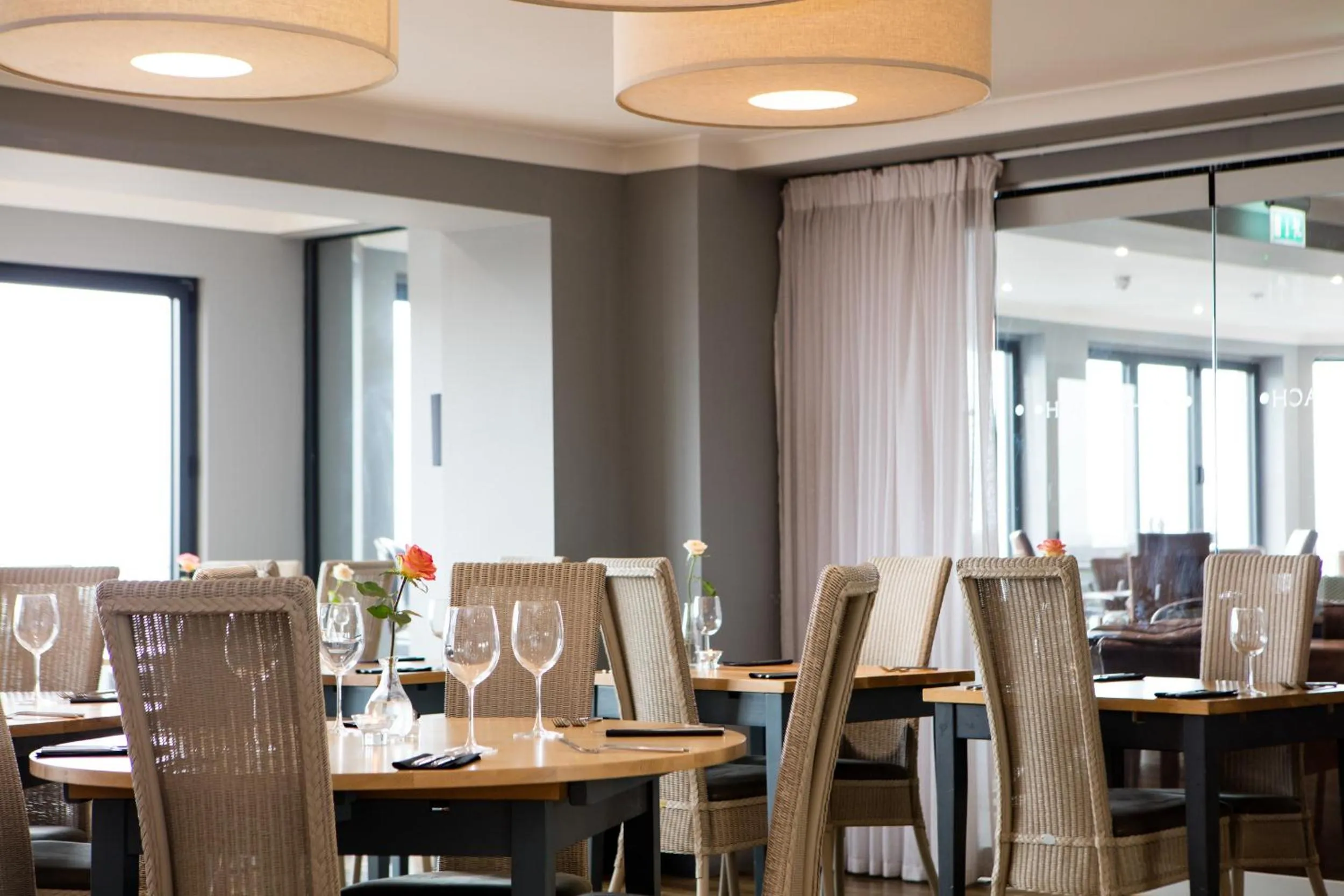 Restaurant/places to eat in The Beach