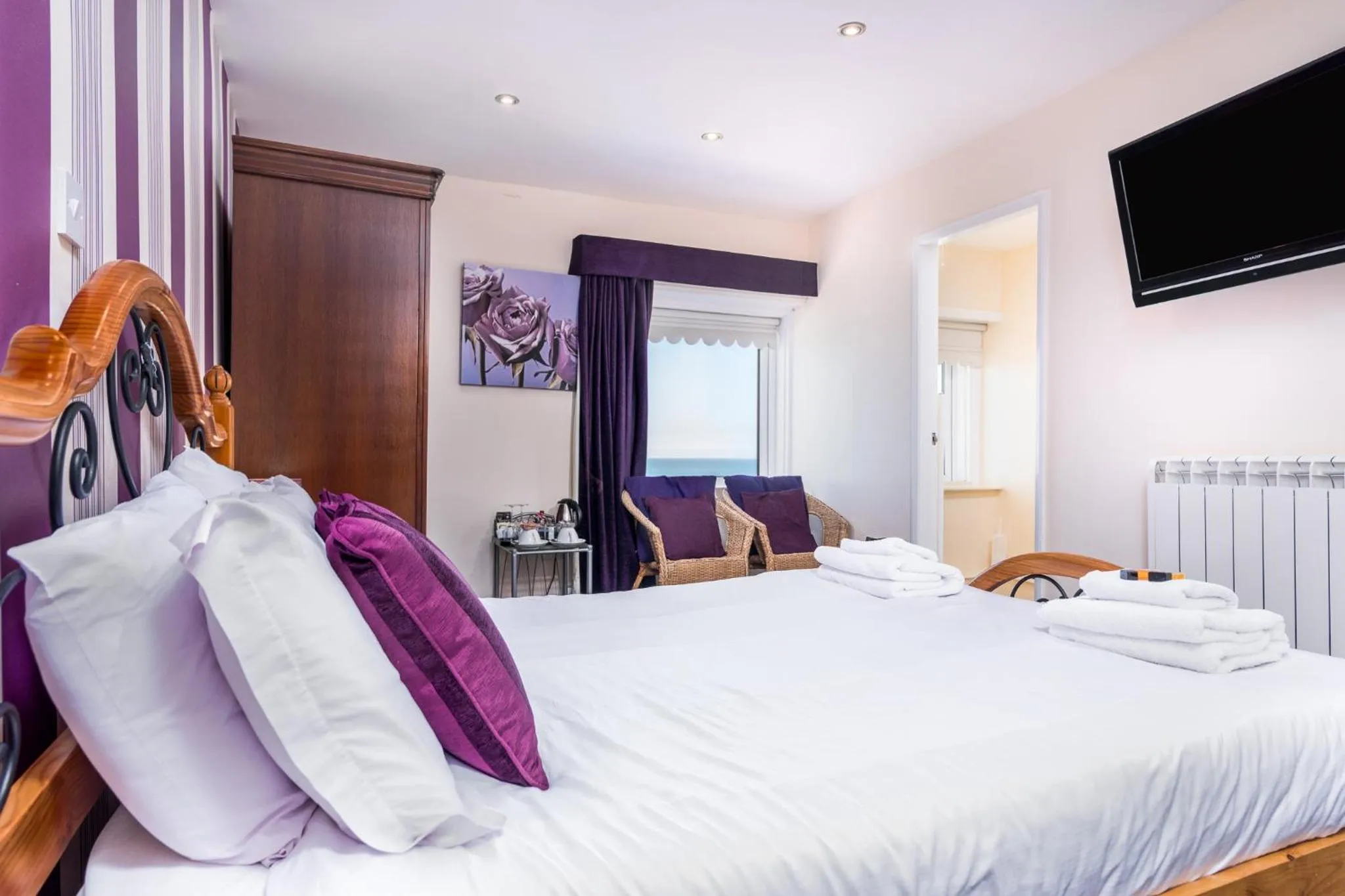 Bed in Riviera Guesthouse