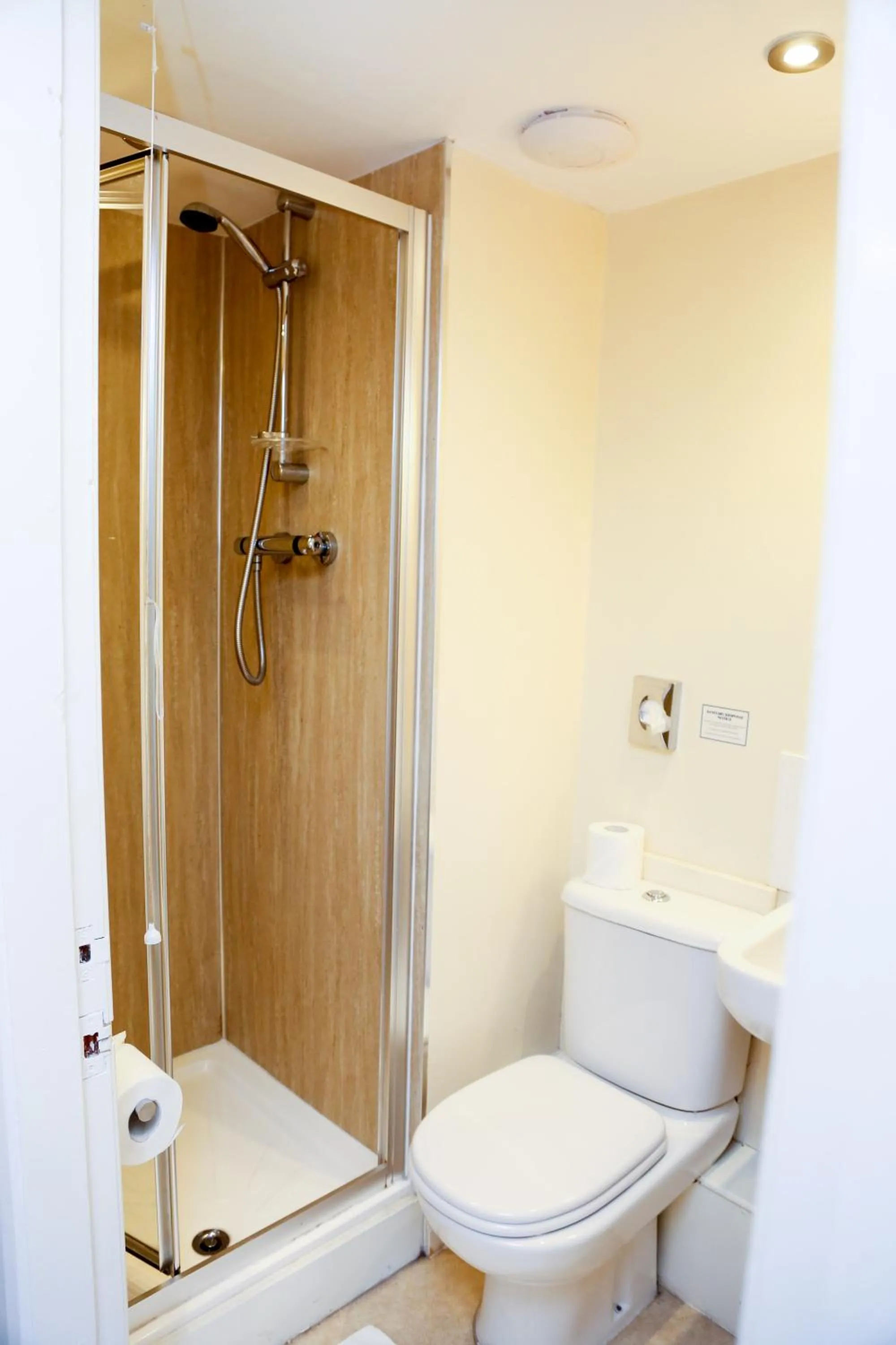 Shower in Riviera Guesthouse