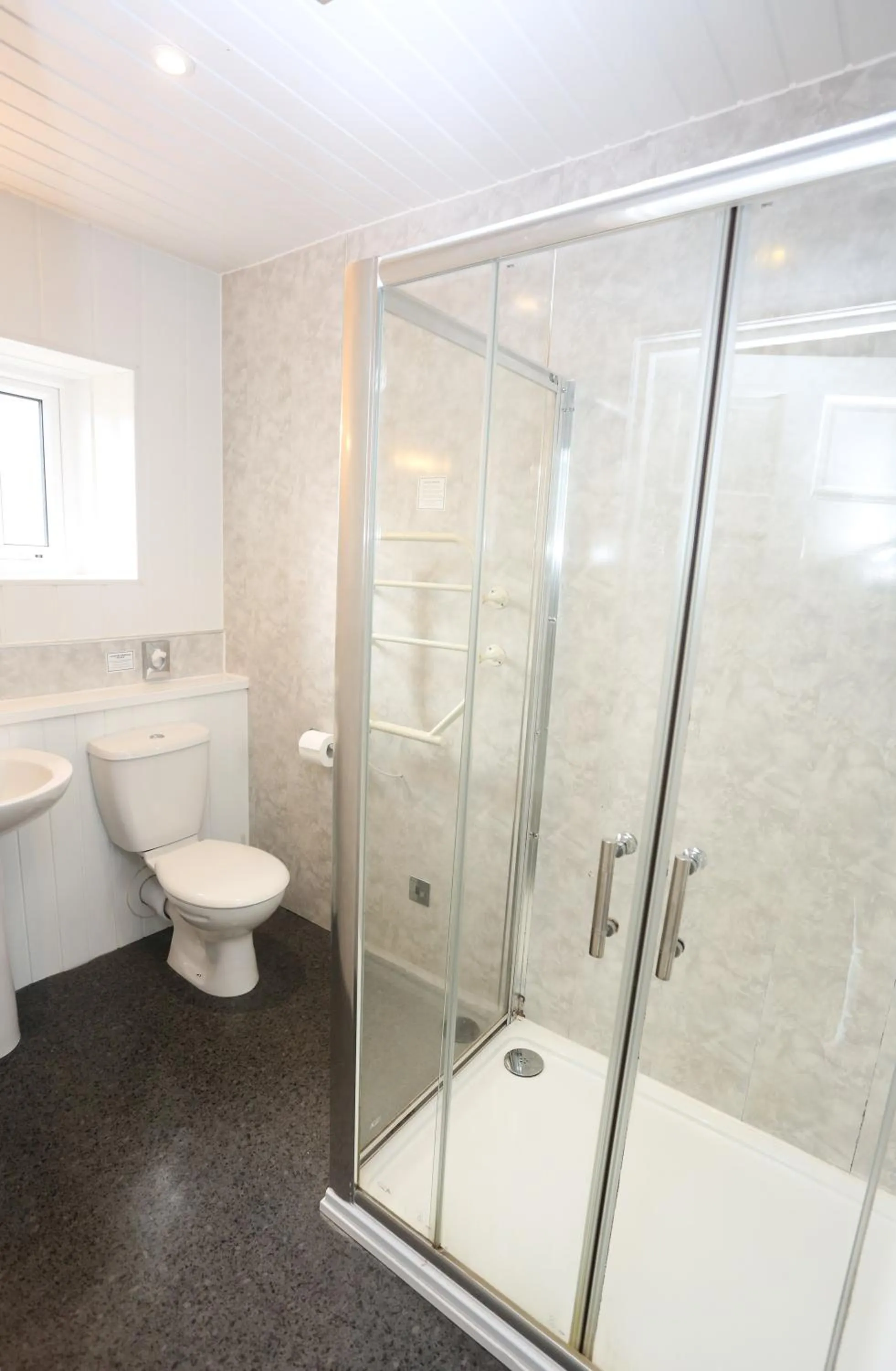 Shower in Riviera Guesthouse