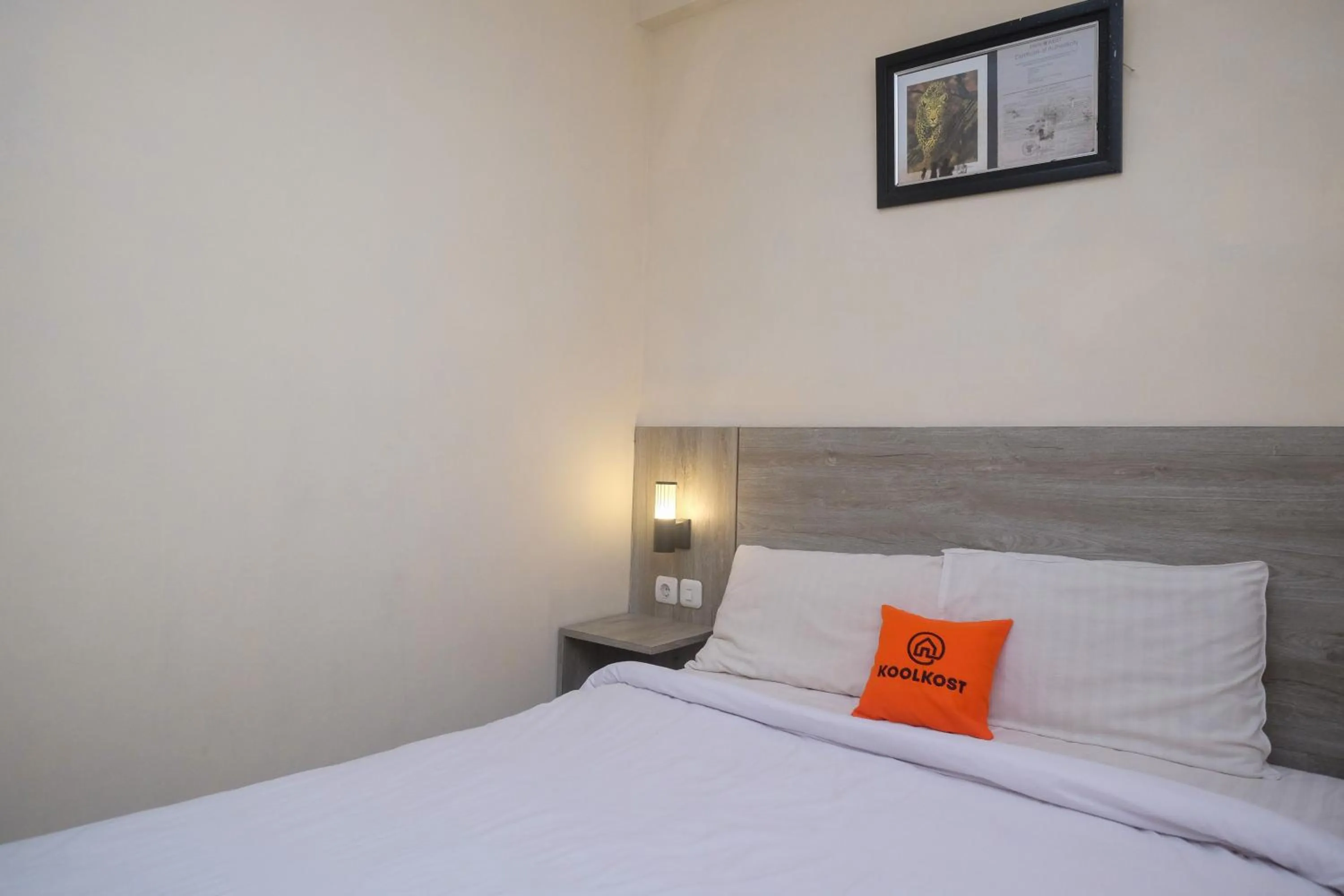 Bedroom, Bed in Koolkost near Stadion Maguwoharjo