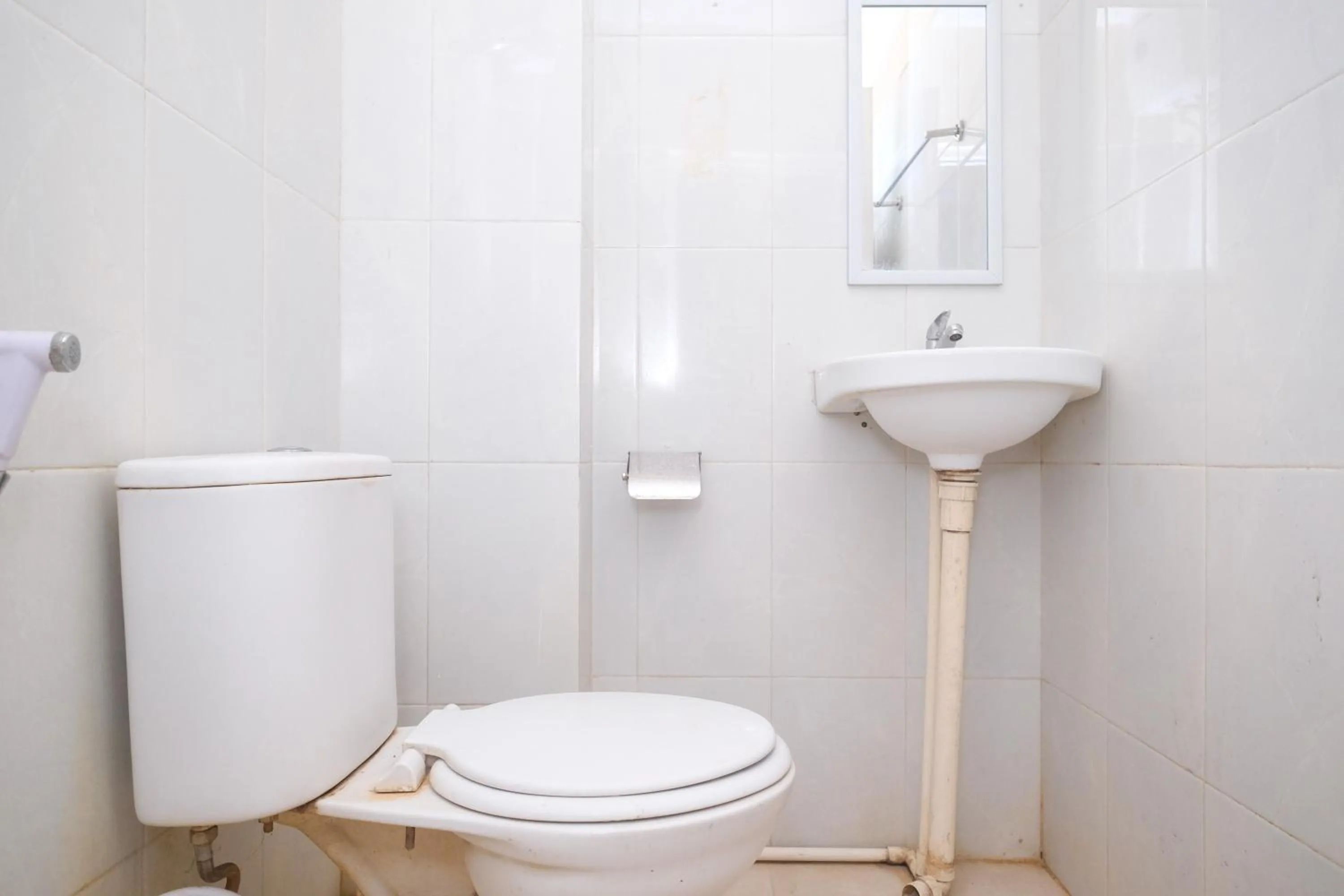 Bathroom in Koolkost near Stadion Maguwoharjo