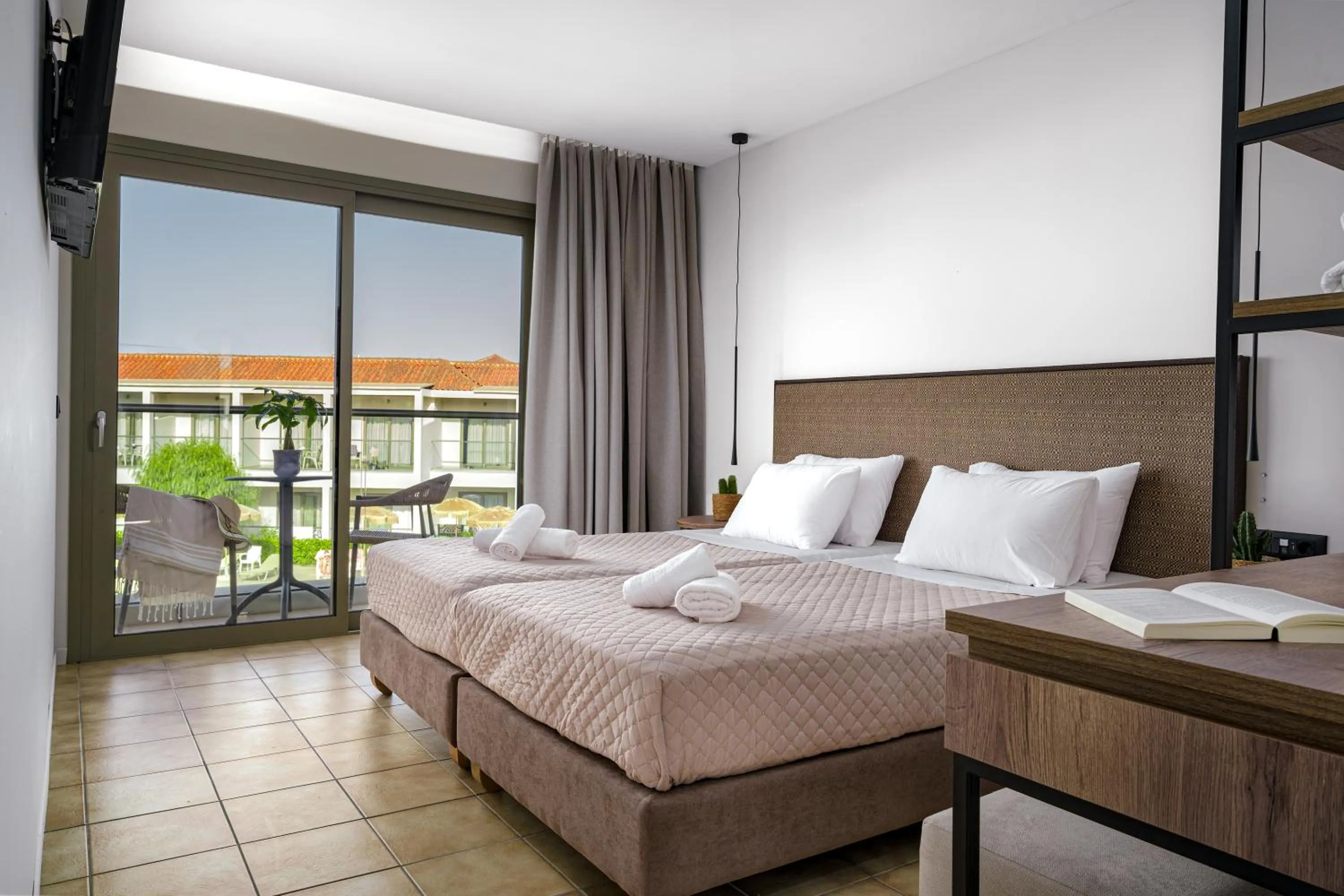Property building, Bed in Hotel Papillon