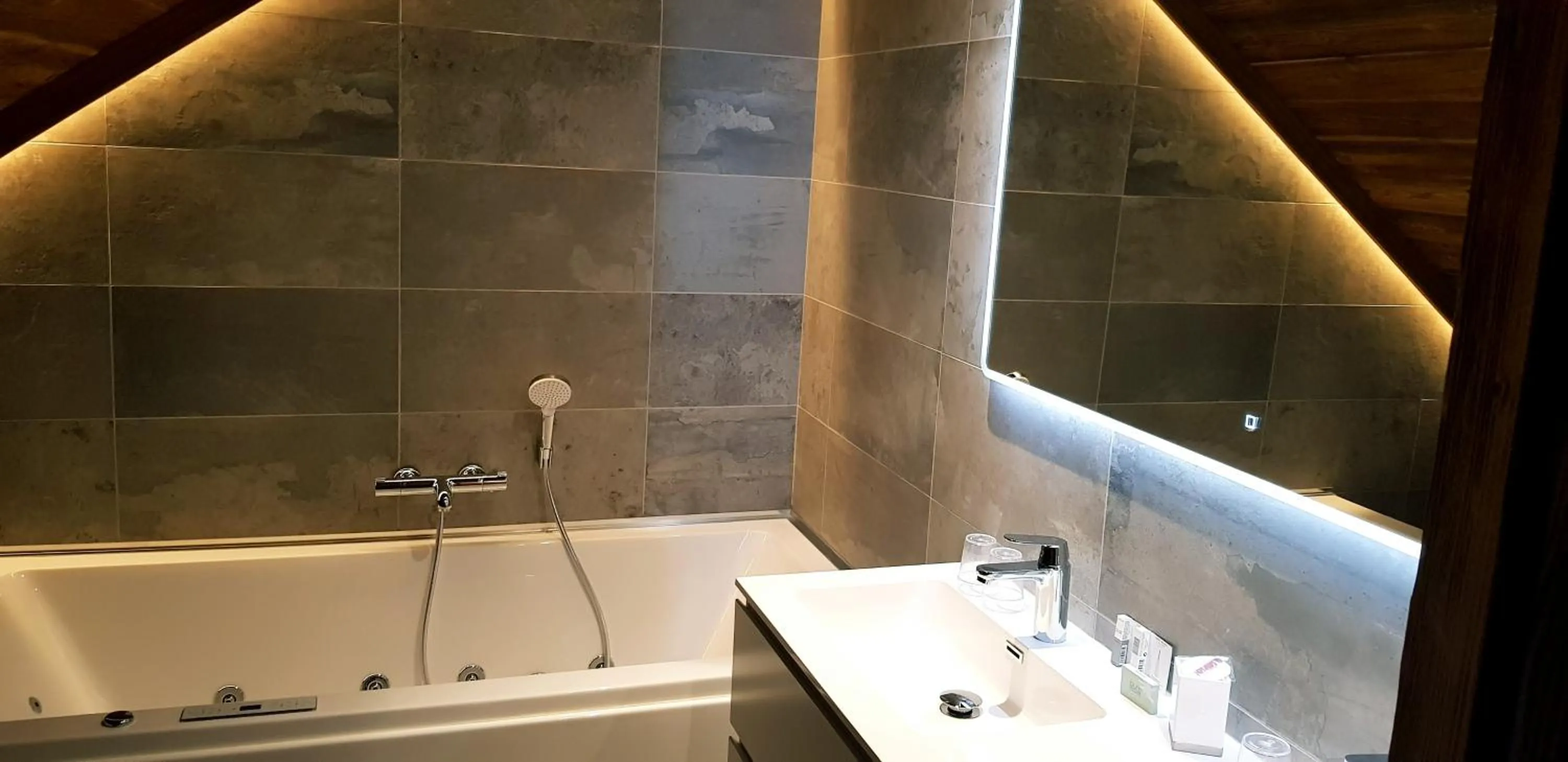 Bathroom in Chalet Marano Restaurant & Spa