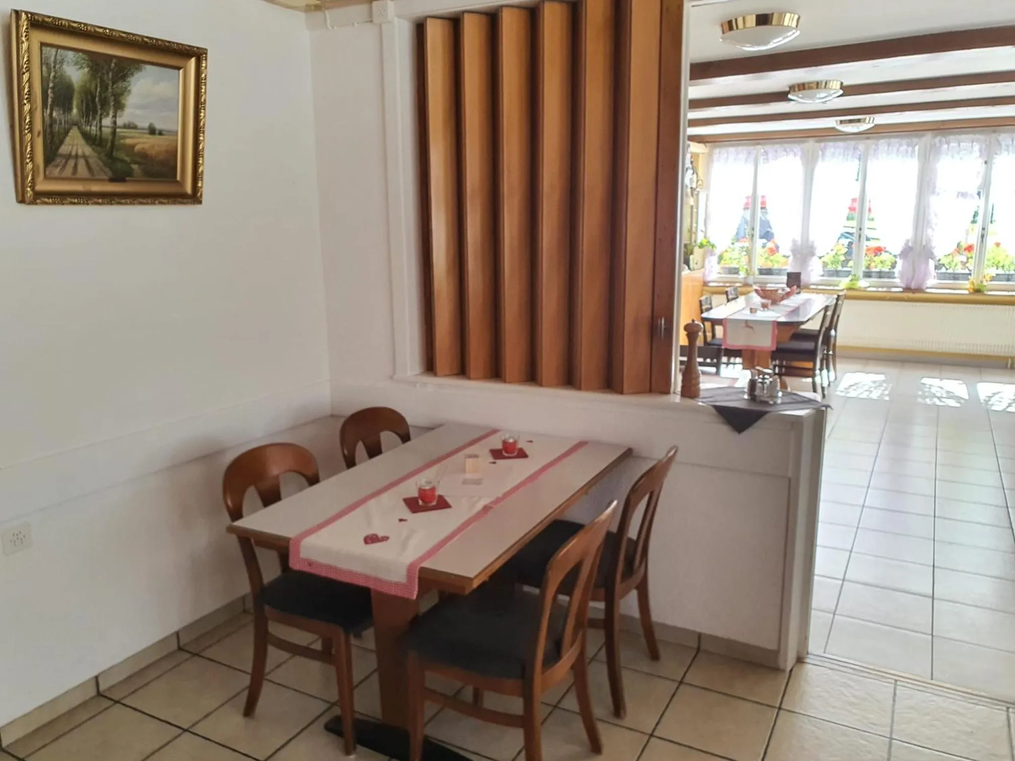 Restaurant/places to eat in Hotel-Restaurant-Linde