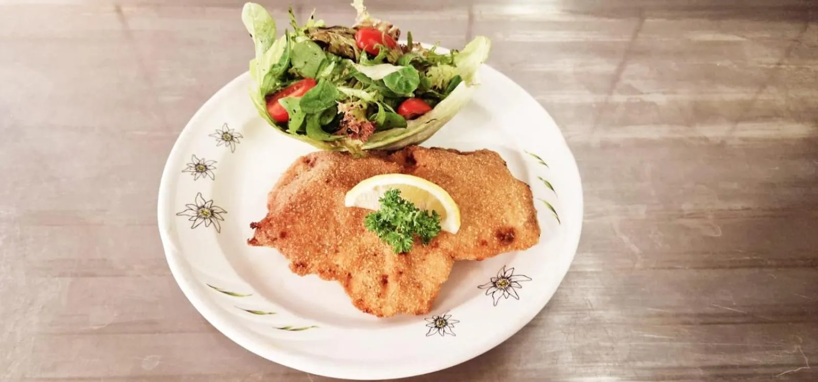 Food and drinks in Hotel-Restaurant-Linde