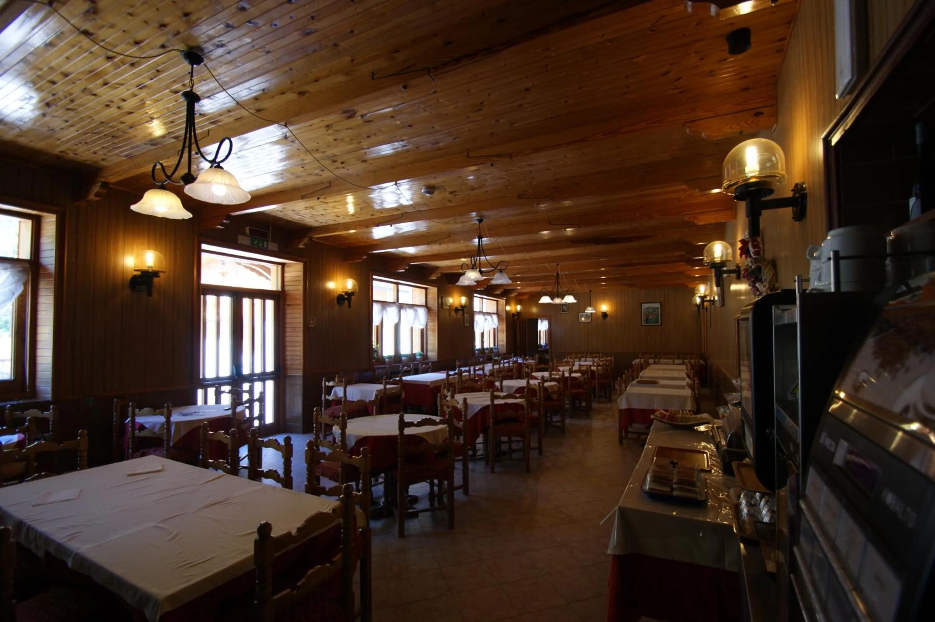 Restaurant/places to eat in Hotel Europa