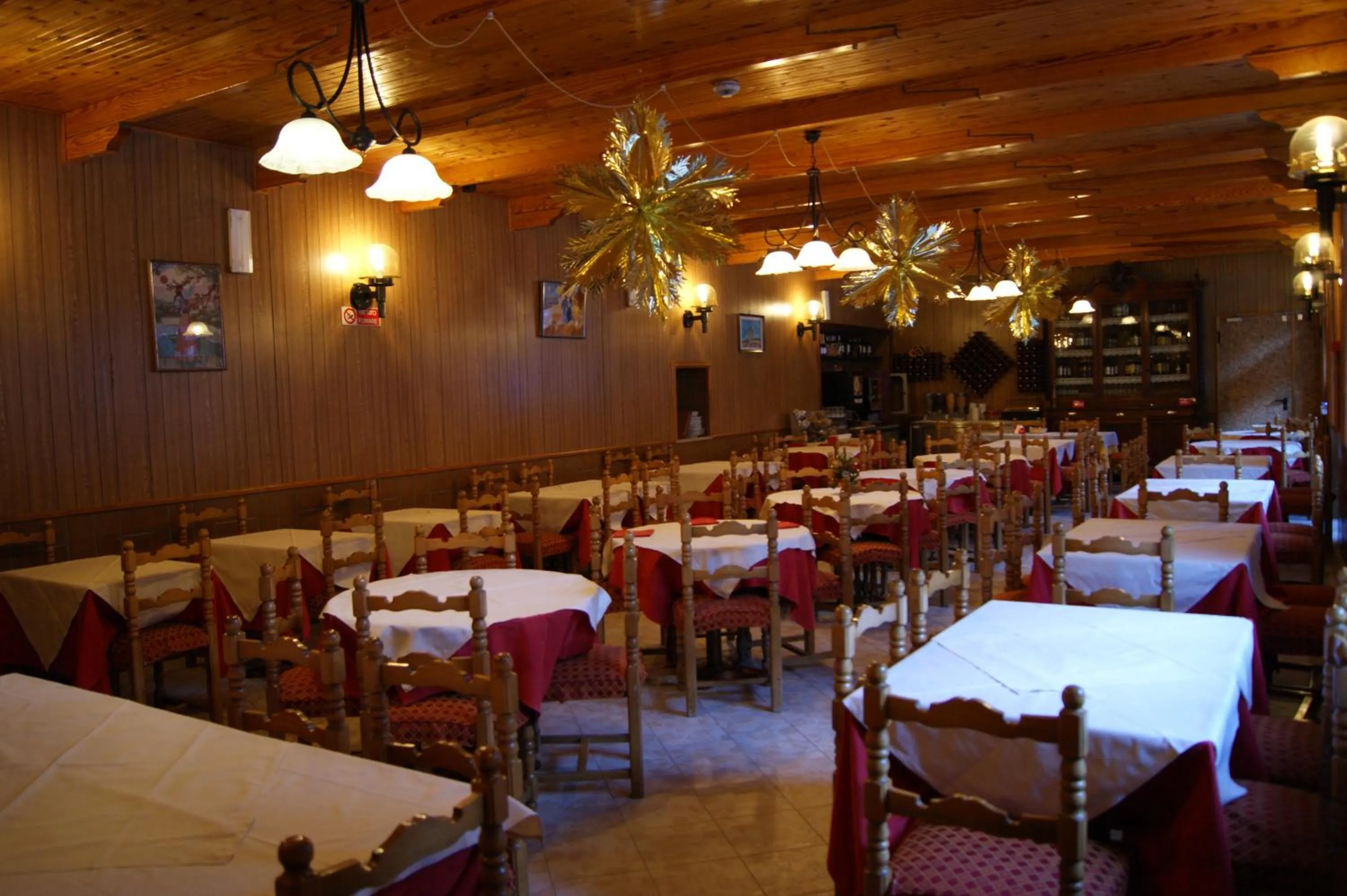 Restaurant/places to eat in Hotel Europa