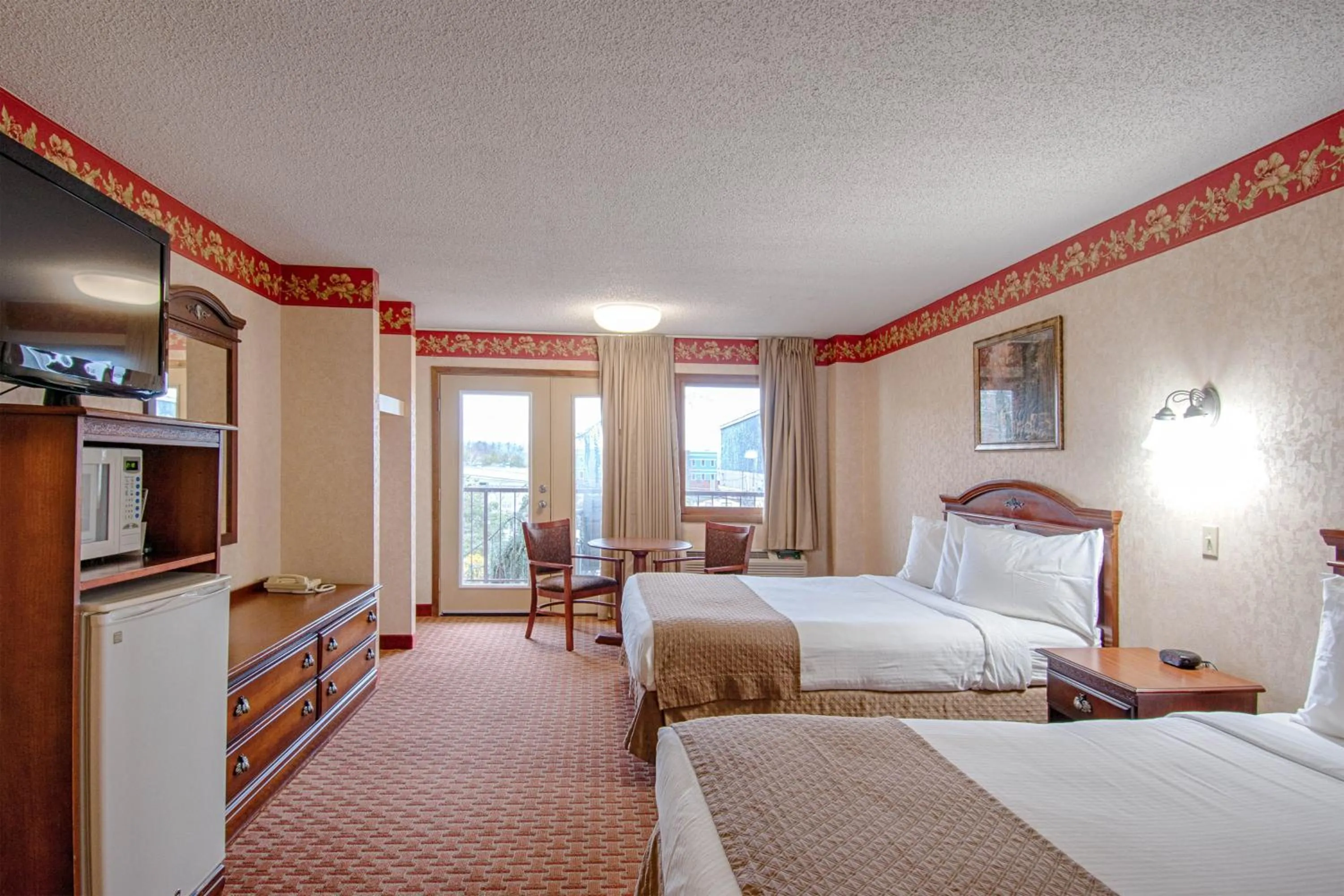 Photo of the whole room, Bed in Park Tower Inn