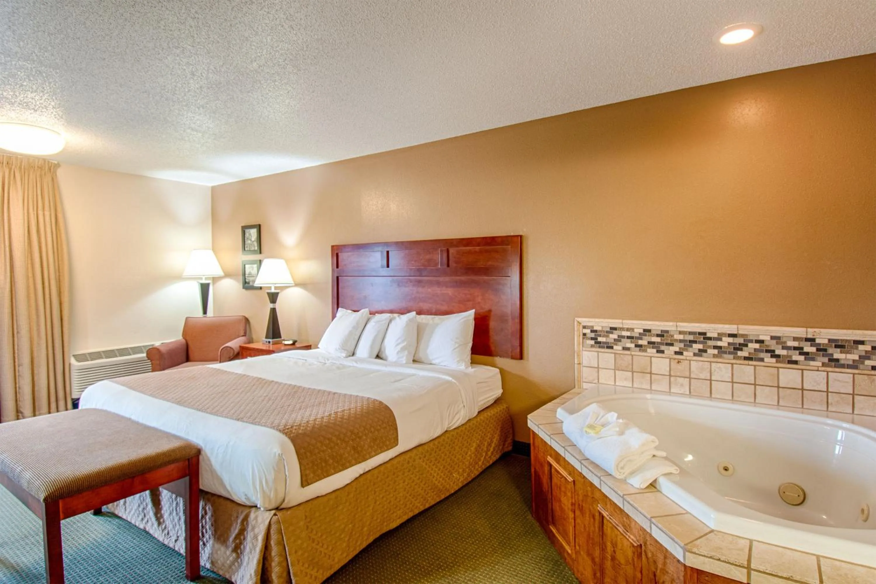 Bed in Park Tower Inn