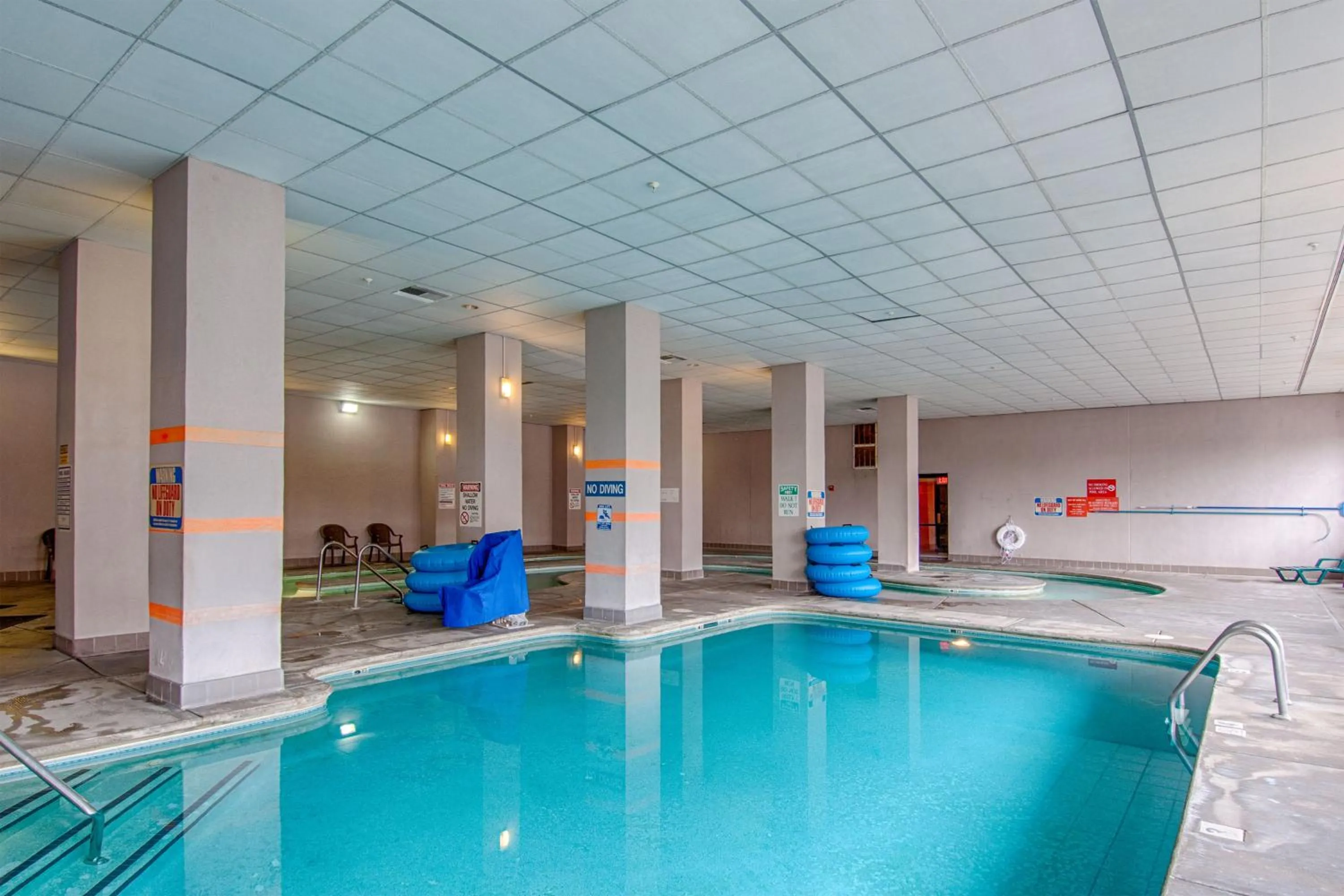 Pool view in Park Tower Inn