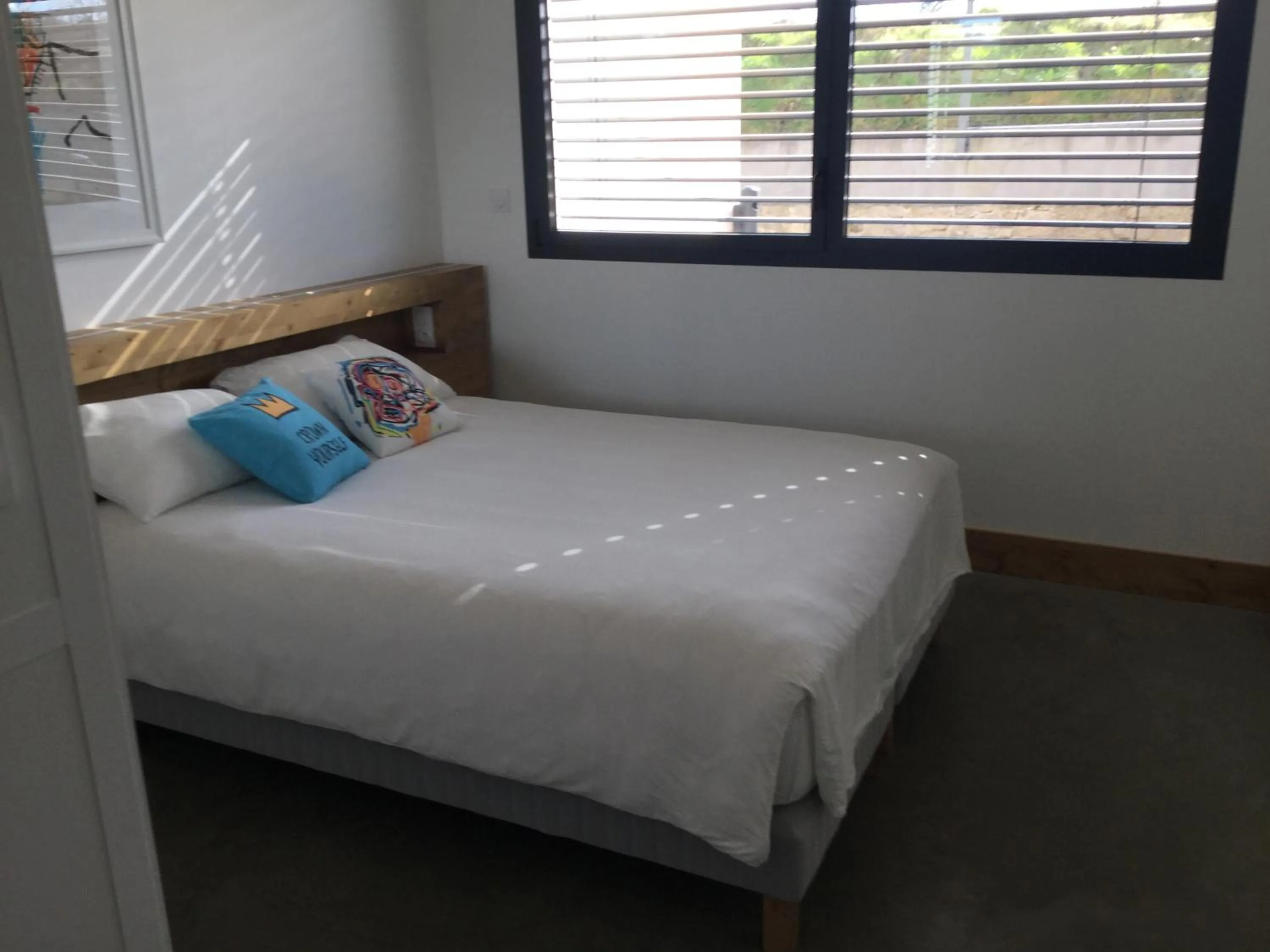 Bed in Le B Complexe Hôtel