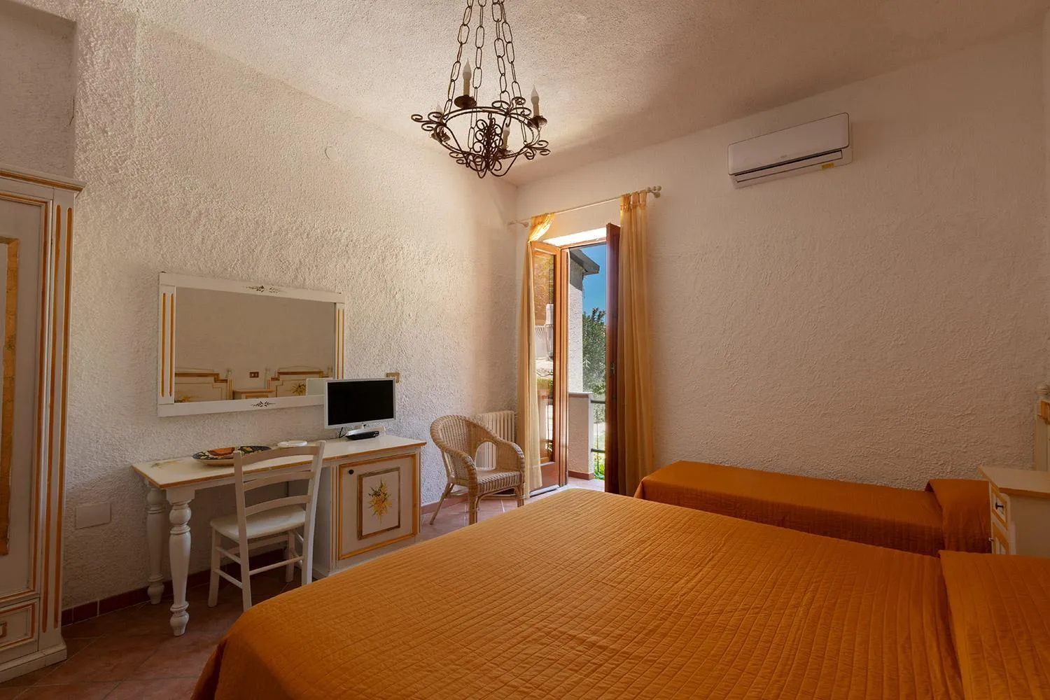 Photo of the whole room, Bed in Villa Giada