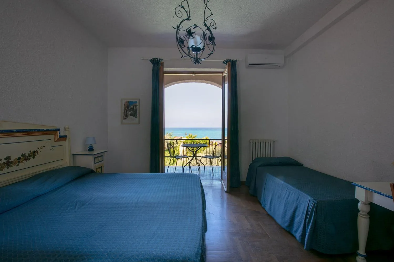 Photo of the whole room, Bed in Villa Giada