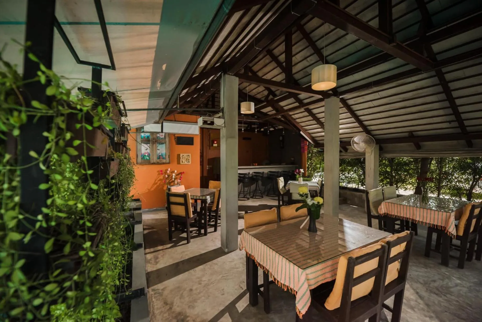 Restaurant/places to eat in Phuket Monaburi Boutique Hotel
