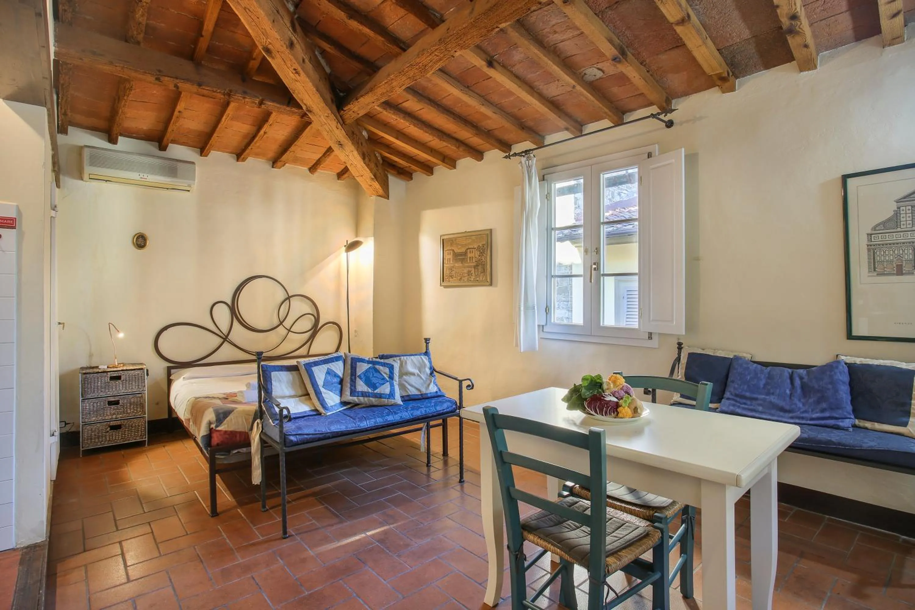 Bedroom, Bed in La Torre di Dante - Sweet Dreams in Florence