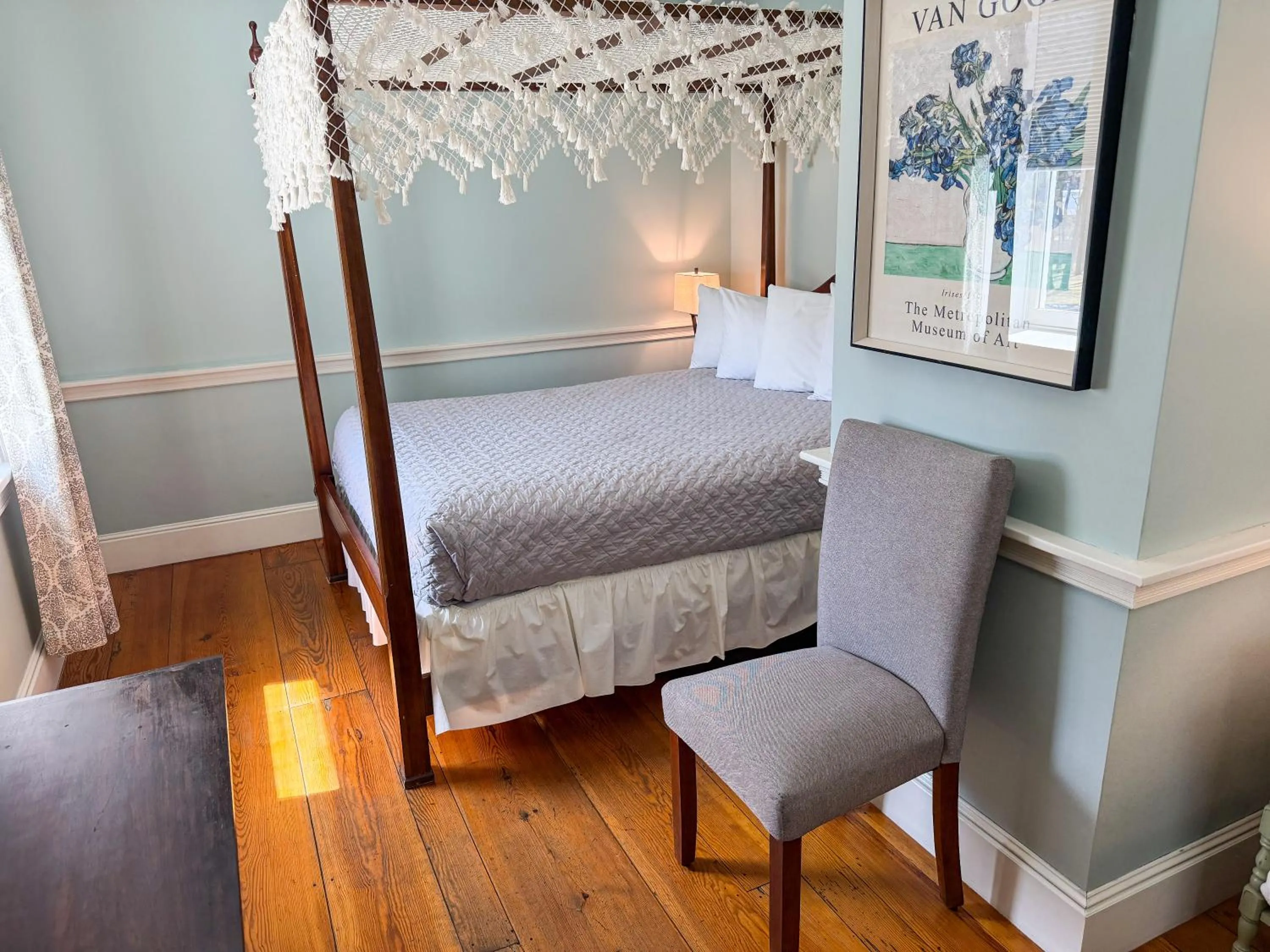 Bed in The Black Walnut Inn