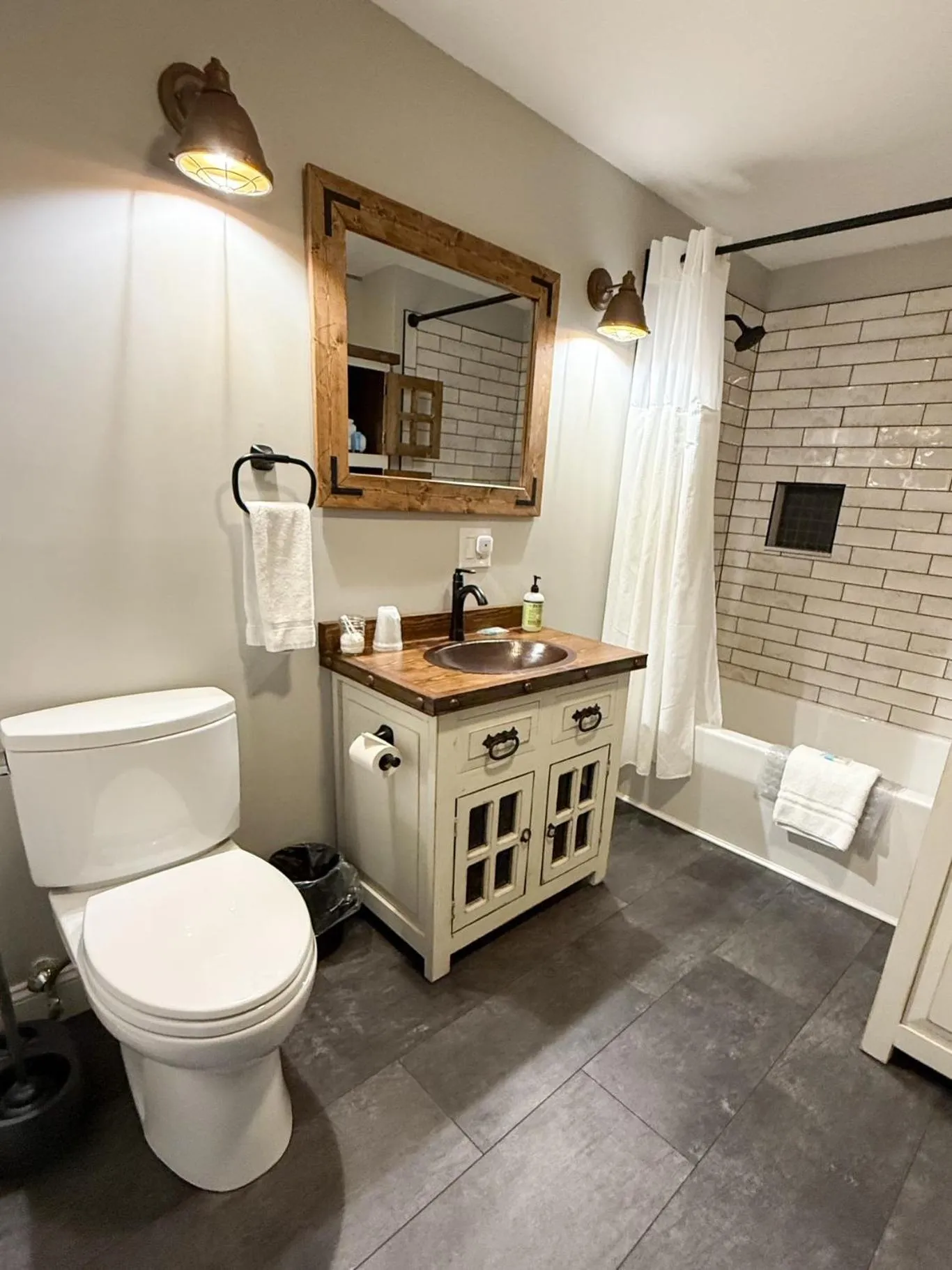 The Black Walnut Inn