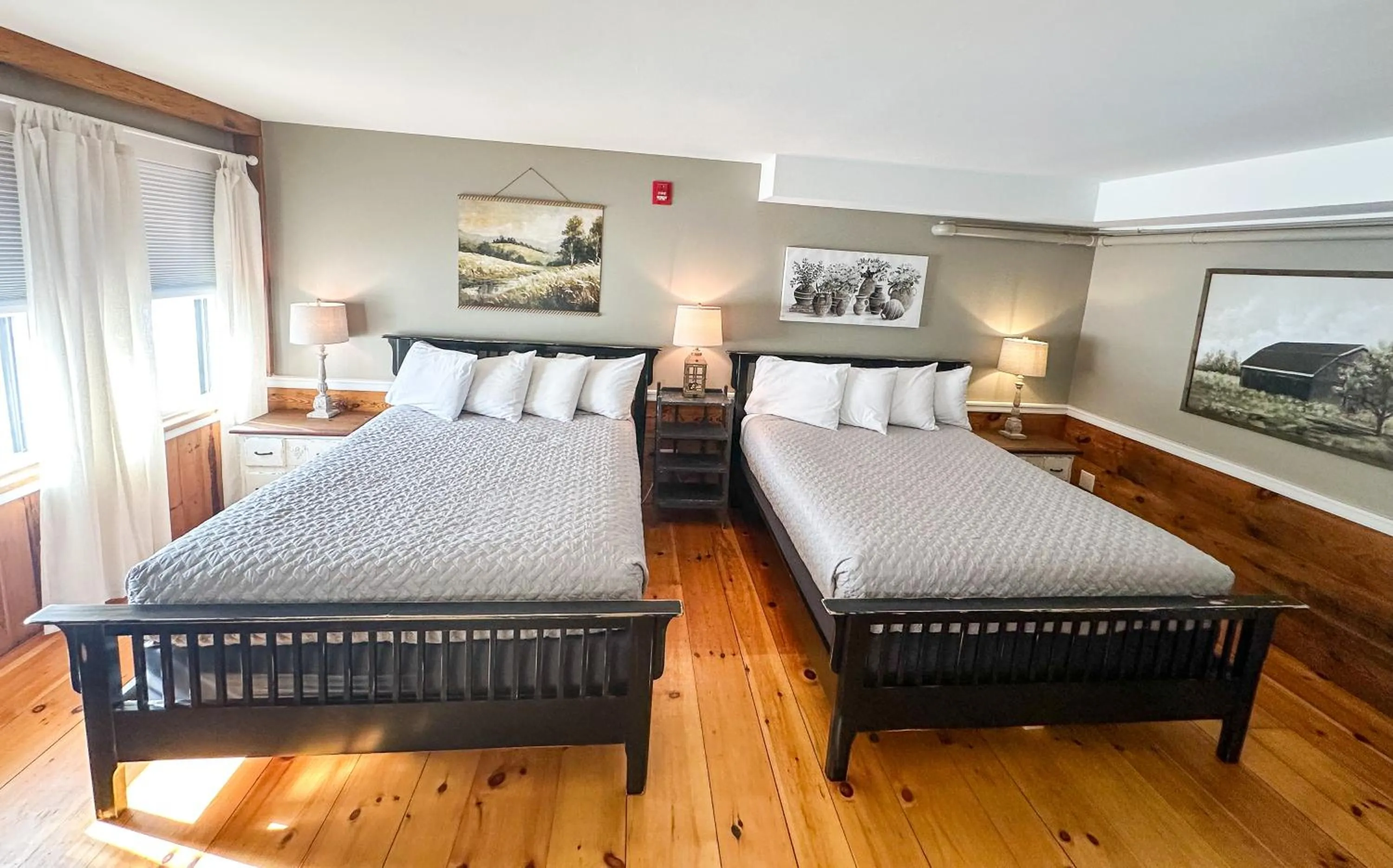 Bed in The Black Walnut Inn