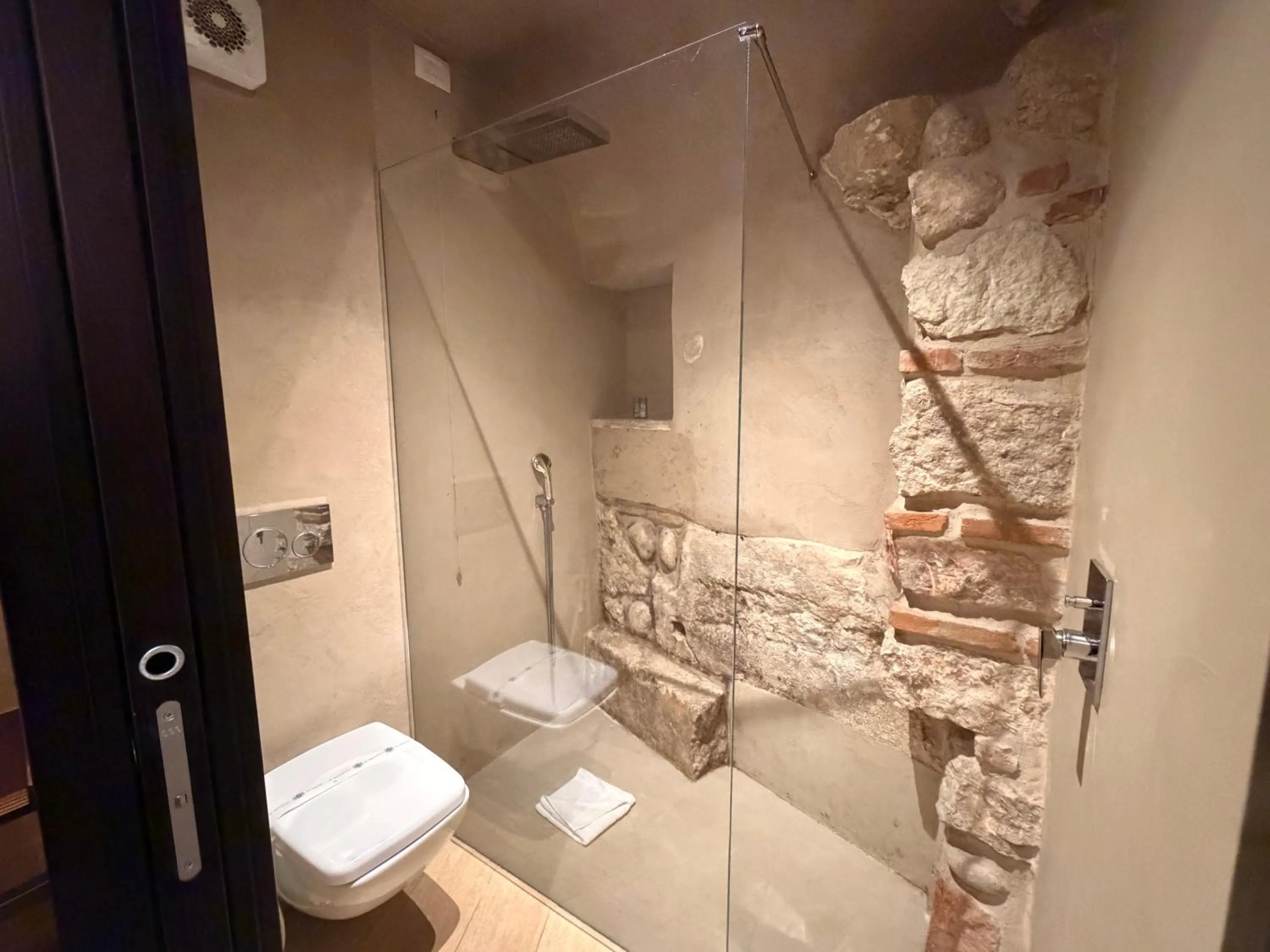 Superior Double or Twin Room with Garden View in Arena Luxury Suite