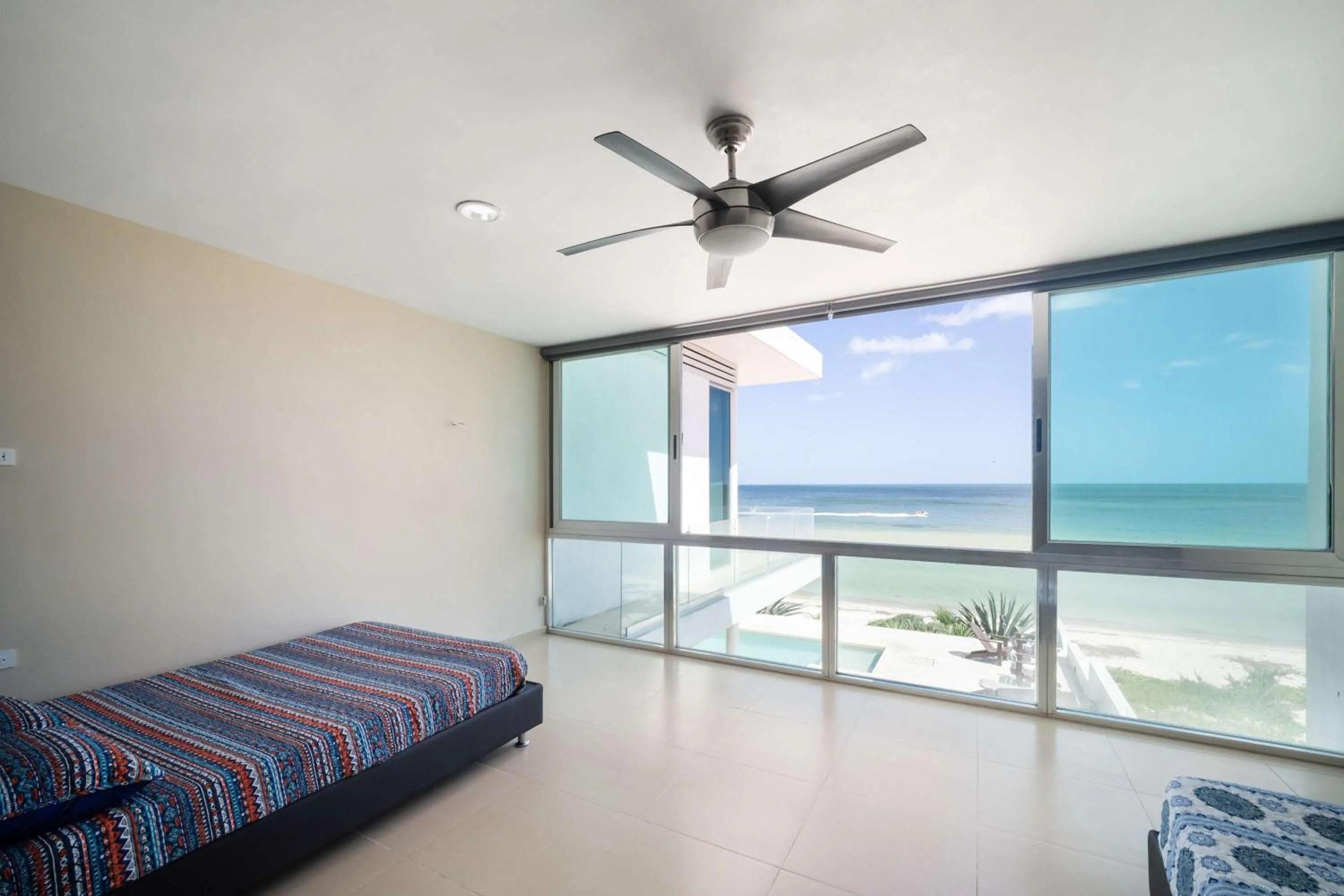 Bed in Beachfront Upscale House in Telchac