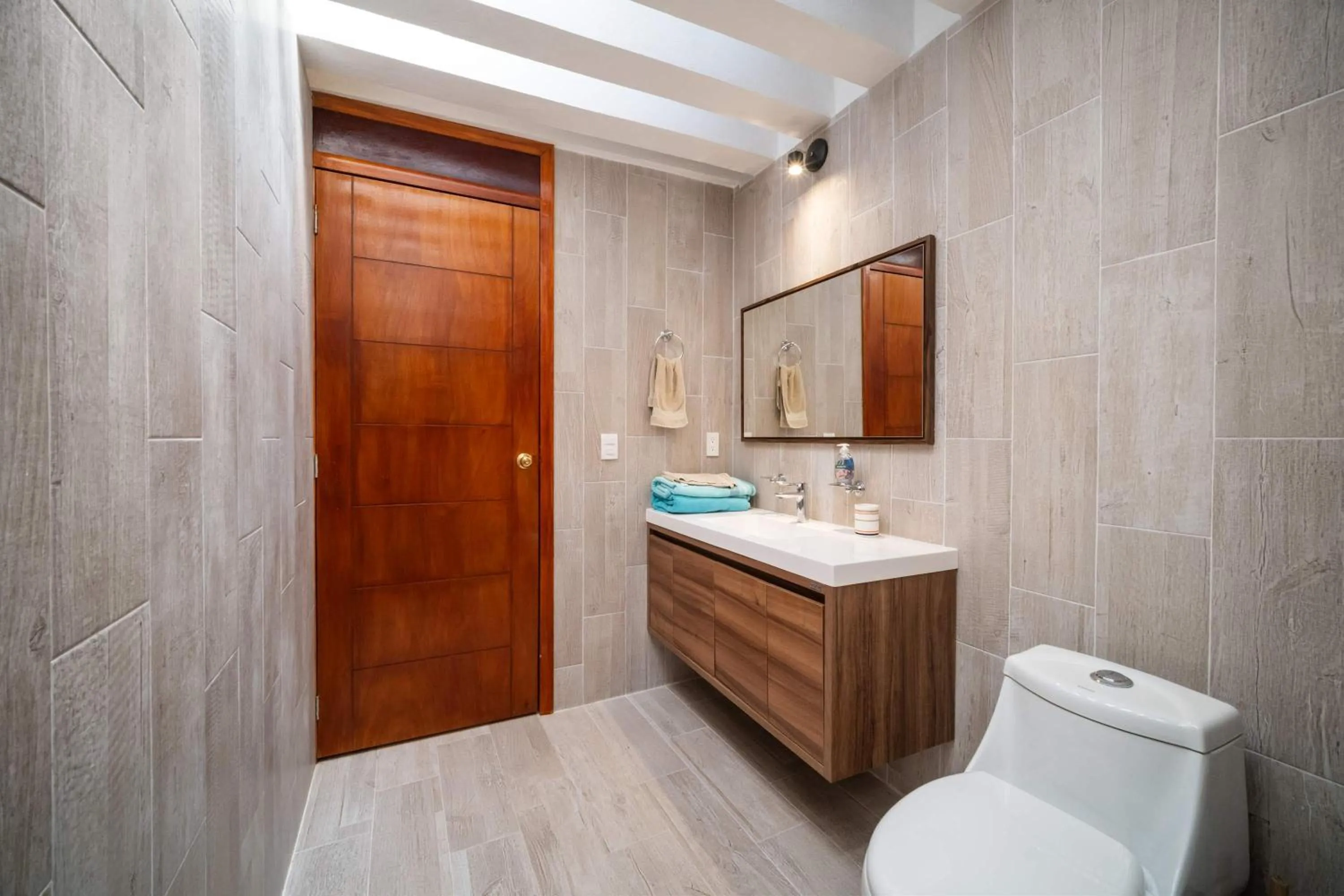 Beachfront Upscale House in Telchac