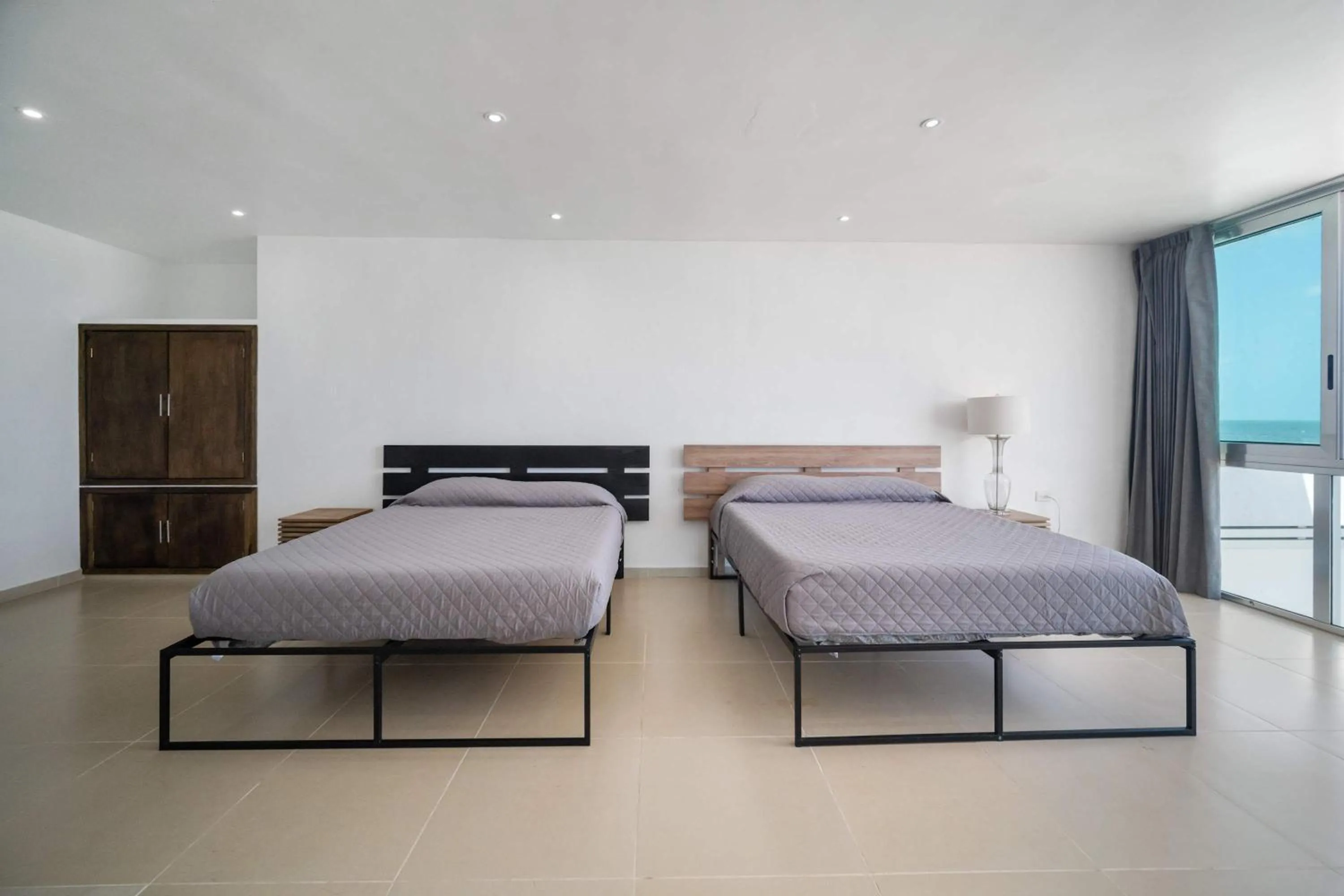 Bed in Beachfront Upscale House in Telchac